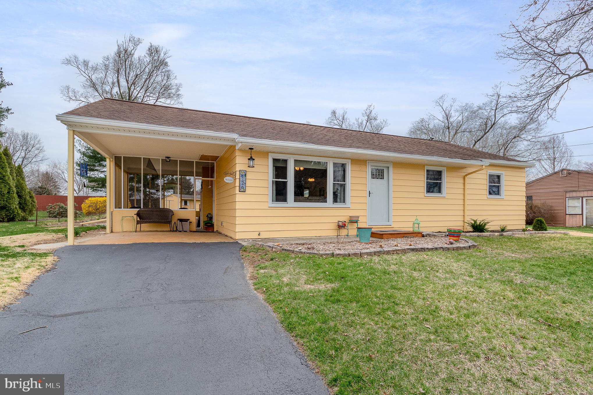 NOLL MANOR - Residential