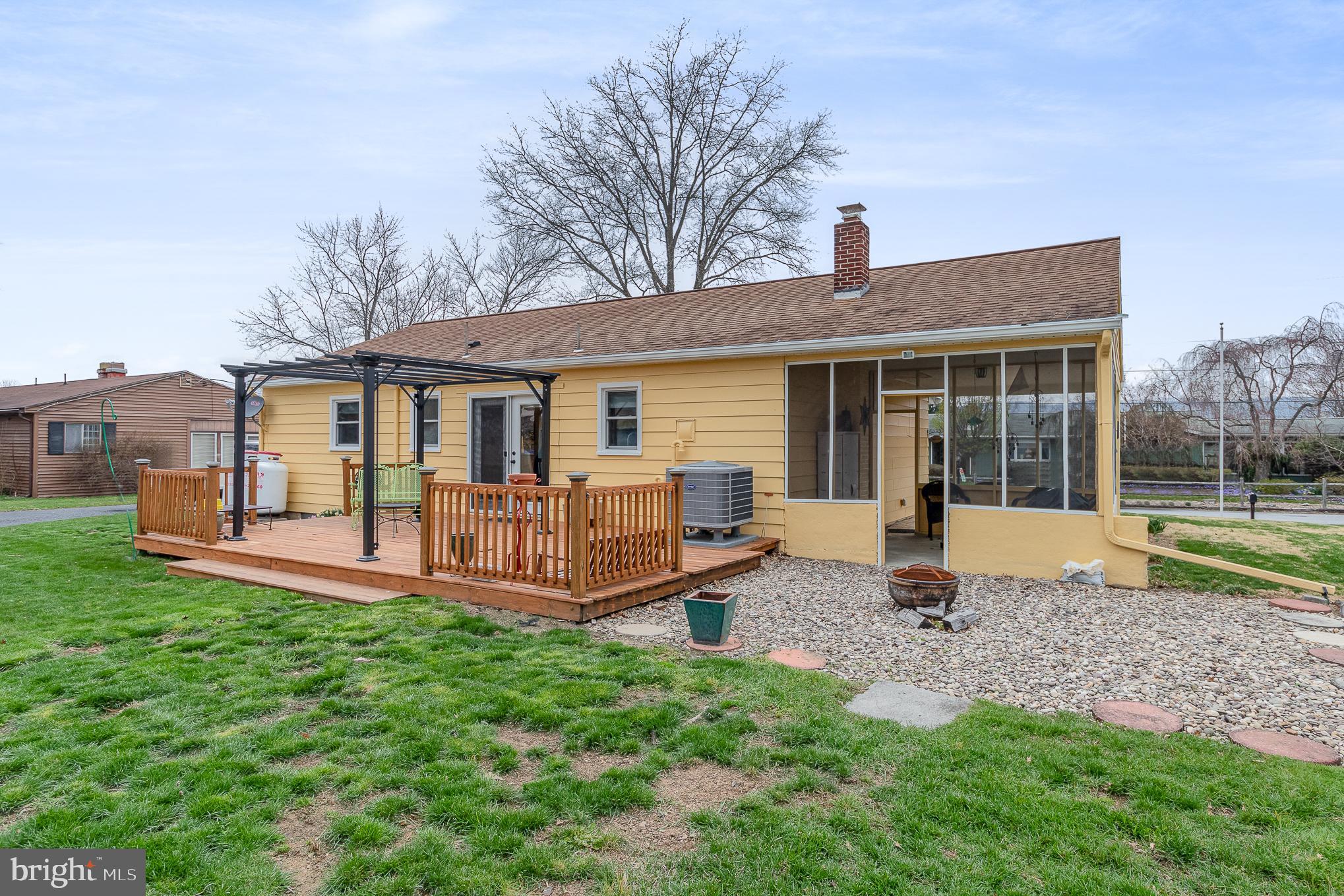 NOLL MANOR - Residential