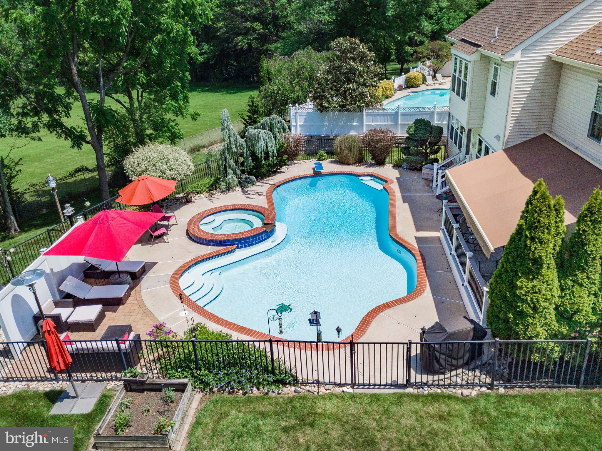 HIDDEN CREEK - Residential