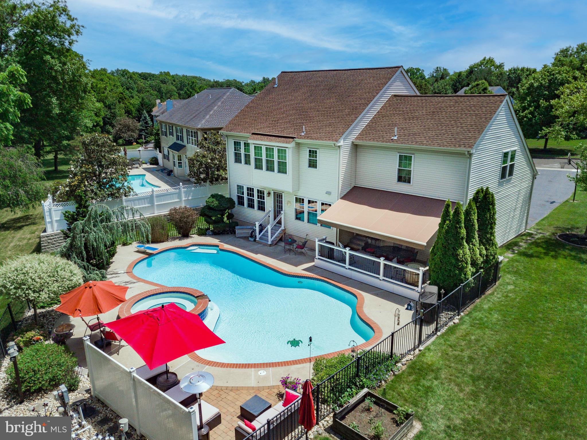 HIDDEN CREEK - Residential