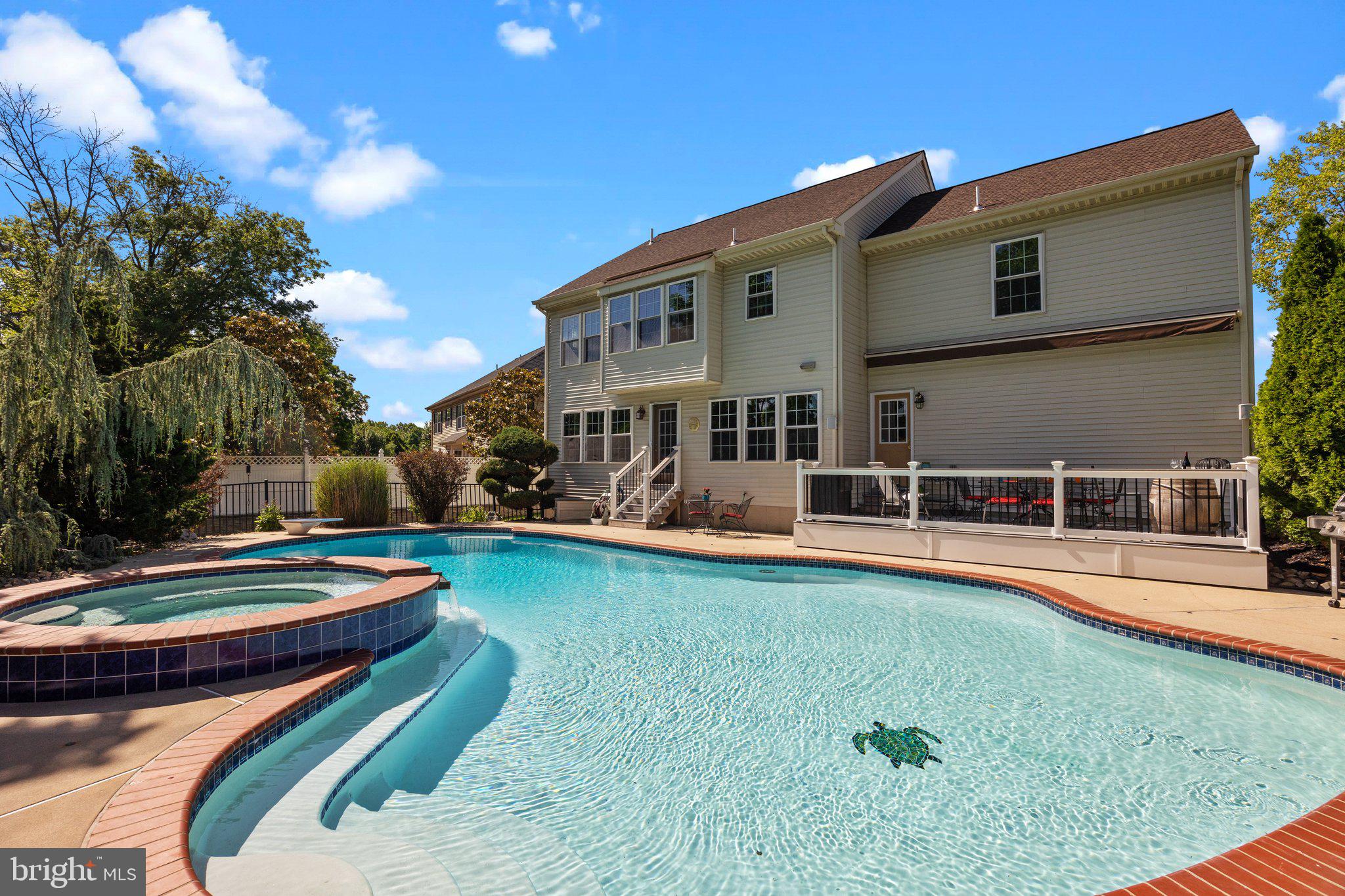 HIDDEN CREEK - Residential