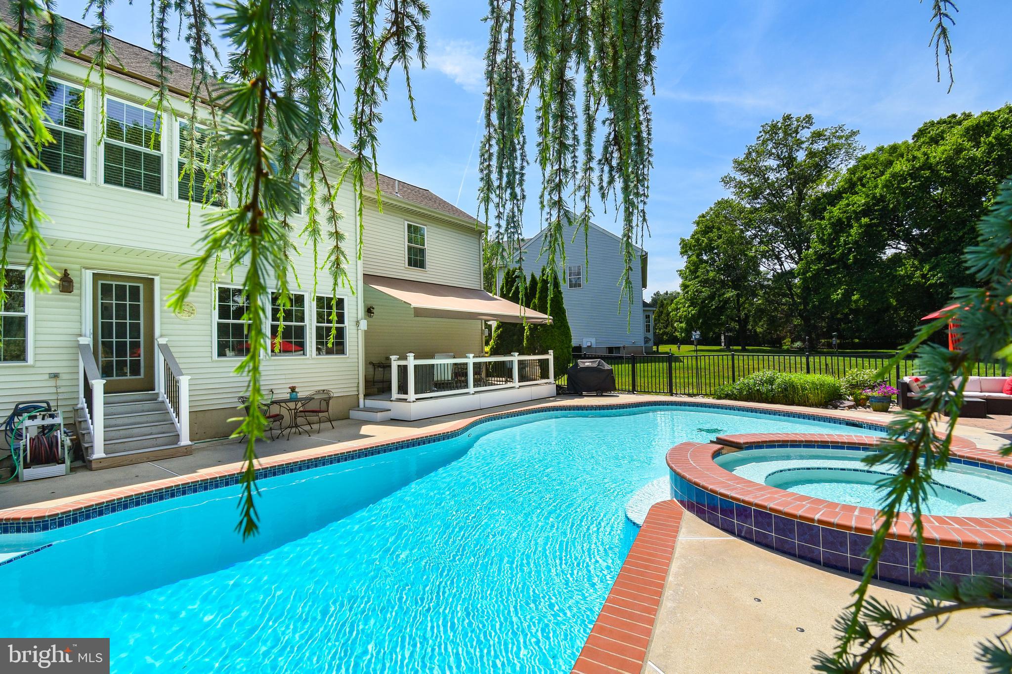 HIDDEN CREEK - Residential