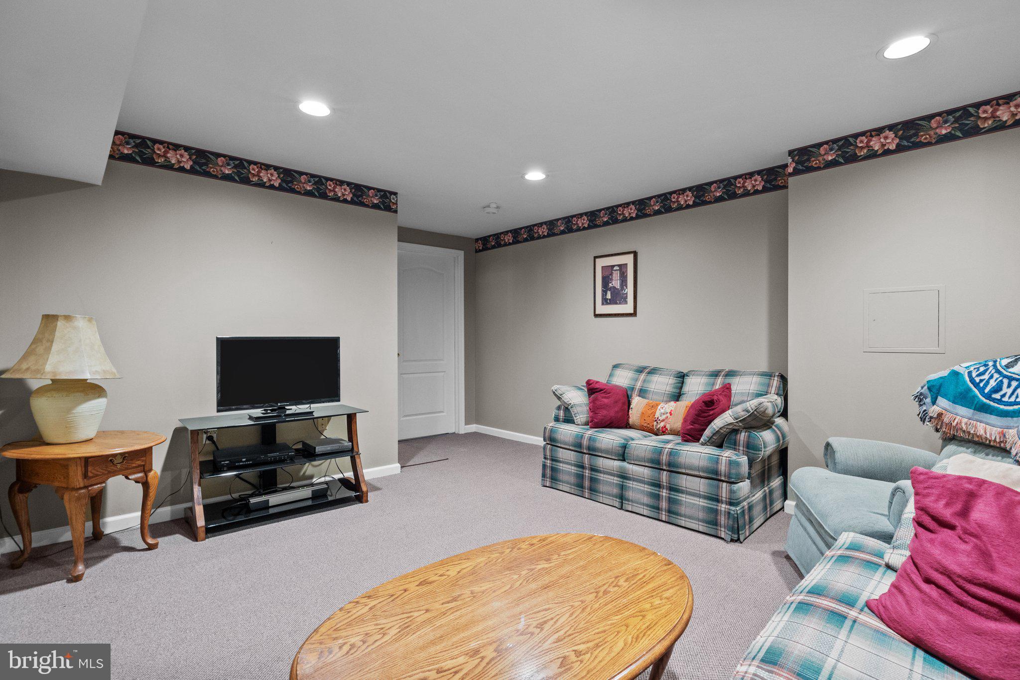 HIDDEN CREEK - Residential