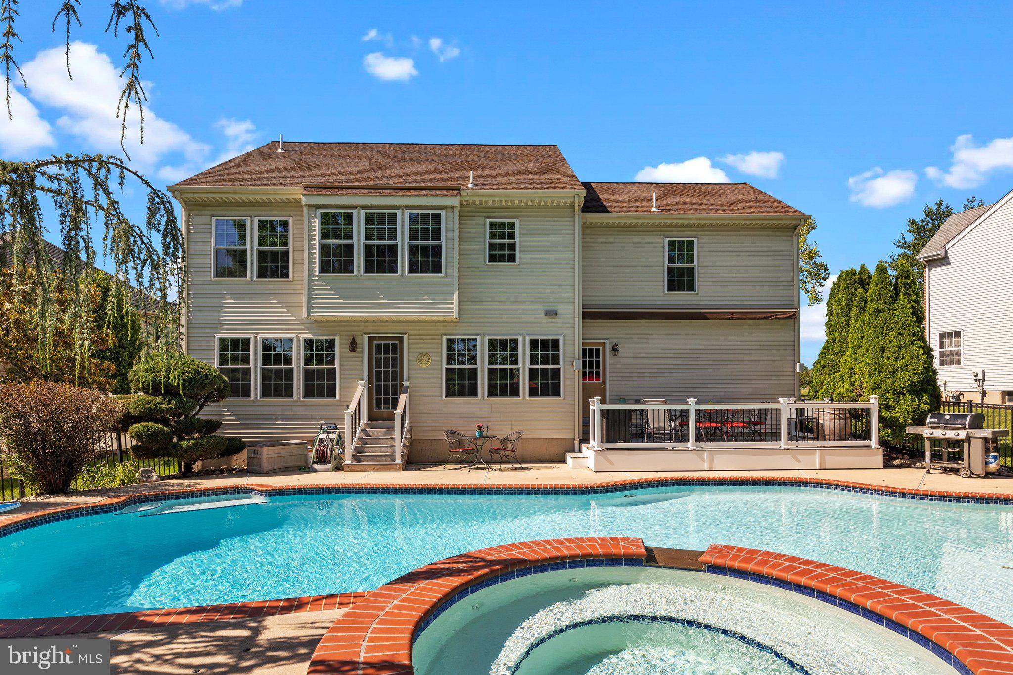 HIDDEN CREEK - Residential