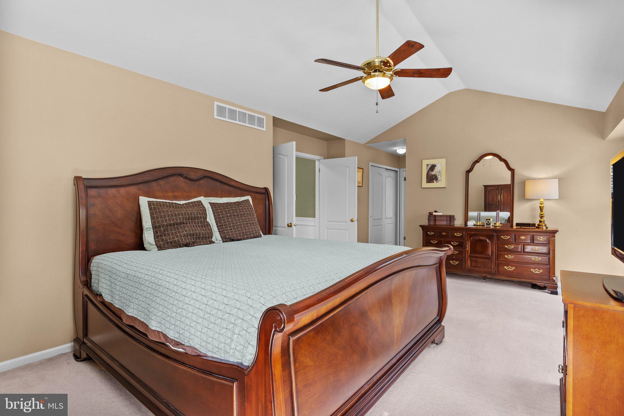 HIDDEN CREEK - Residential