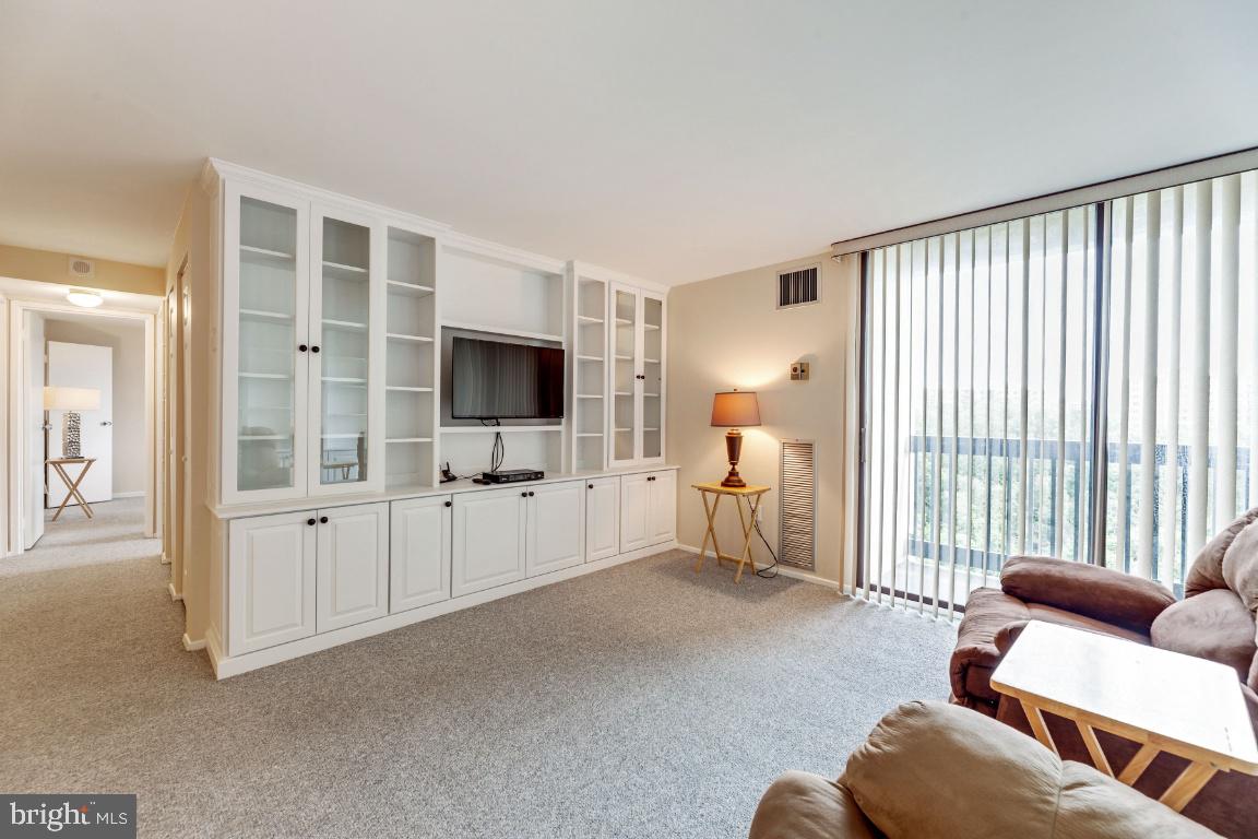 SENTINEL OF LANDMARK - Residential