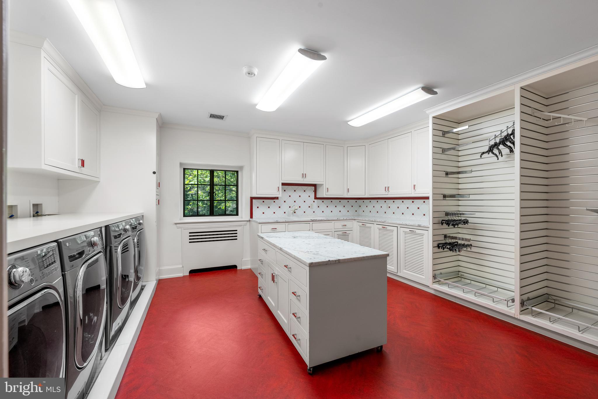 GLADWYNE - Residential