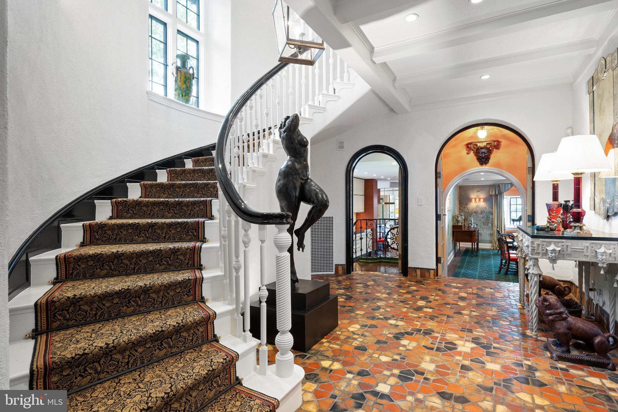 GLADWYNE - Residential