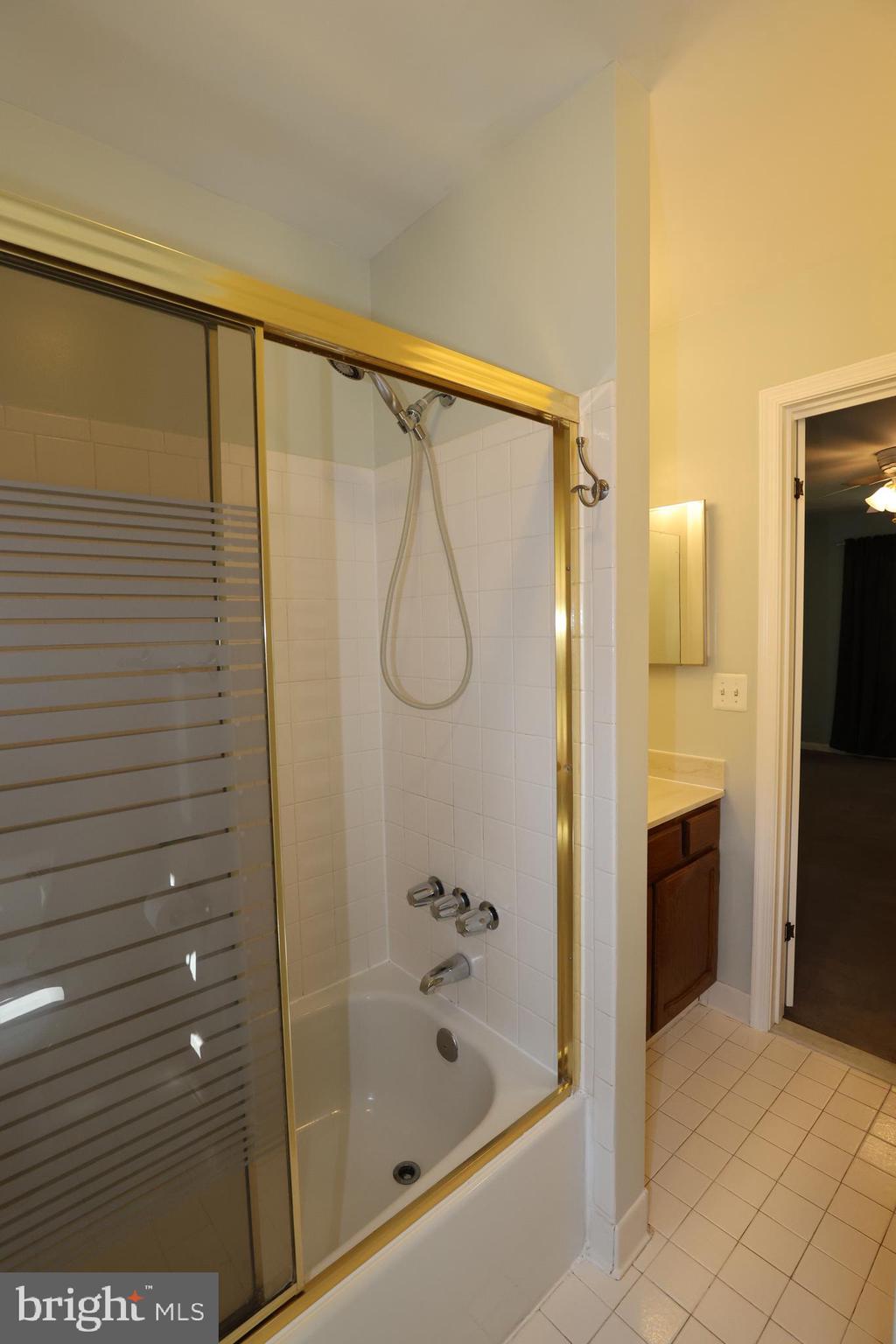 BURGOYNE FOREST WEST - Residential Lease