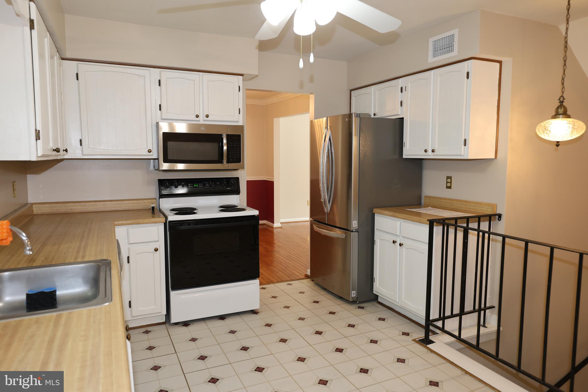 BURGOYNE FOREST WEST - Residential Lease