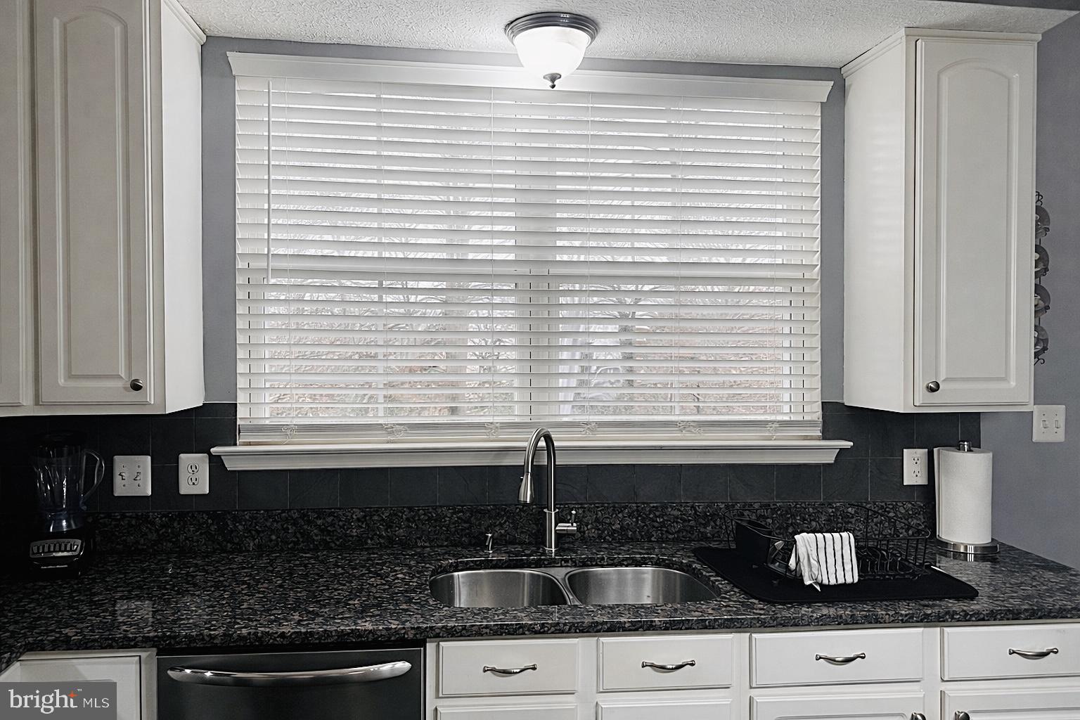 2325 SPRINGDALE LANE