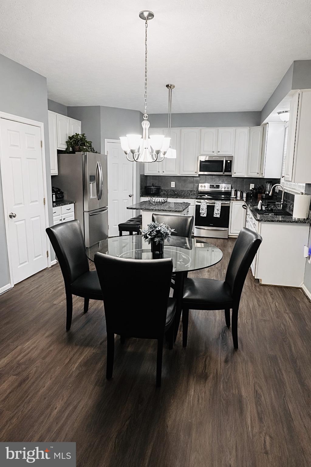 2325 SPRINGDALE LANE