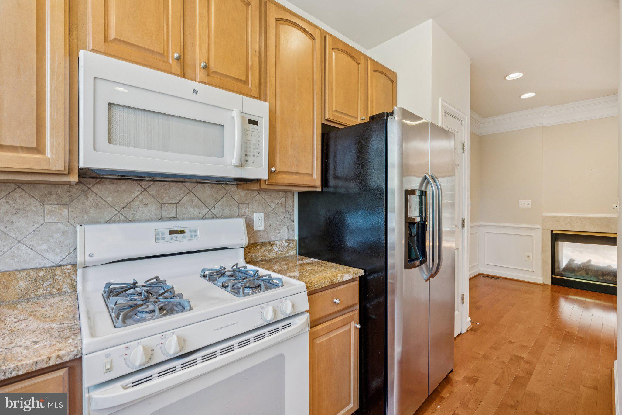 RIDGE TOP - Residential Lease