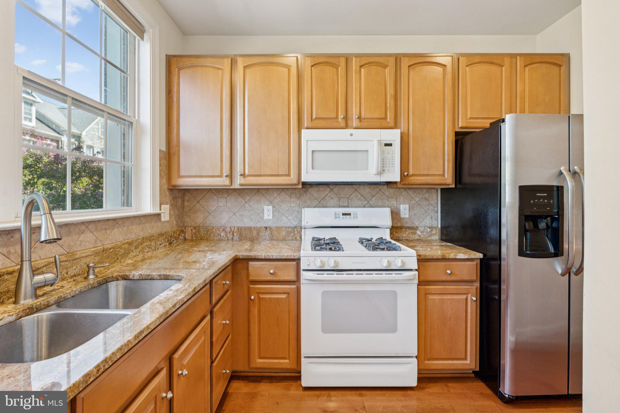 RIDGE TOP - Residential Lease