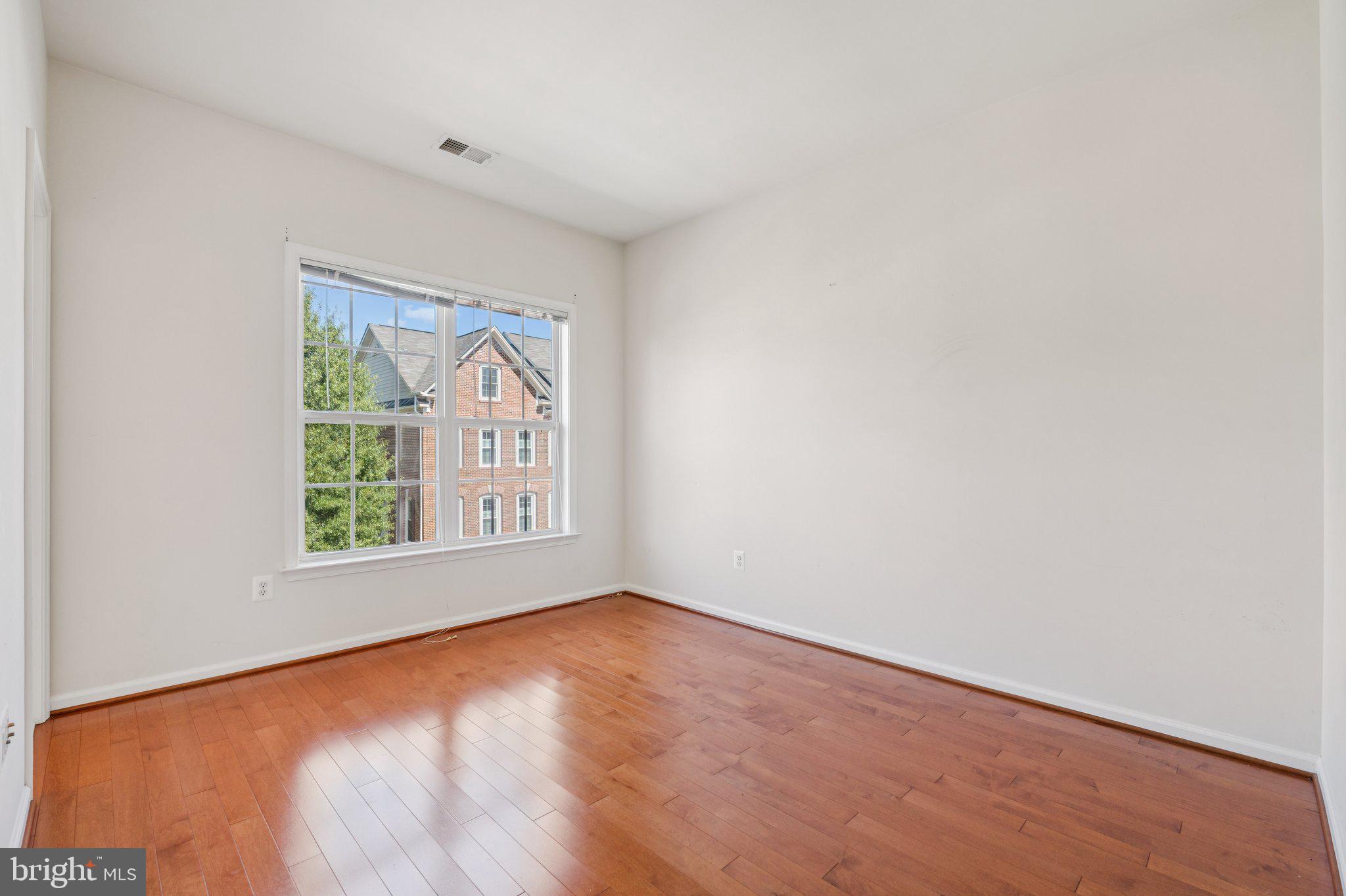 RIDGE TOP - Residential Lease