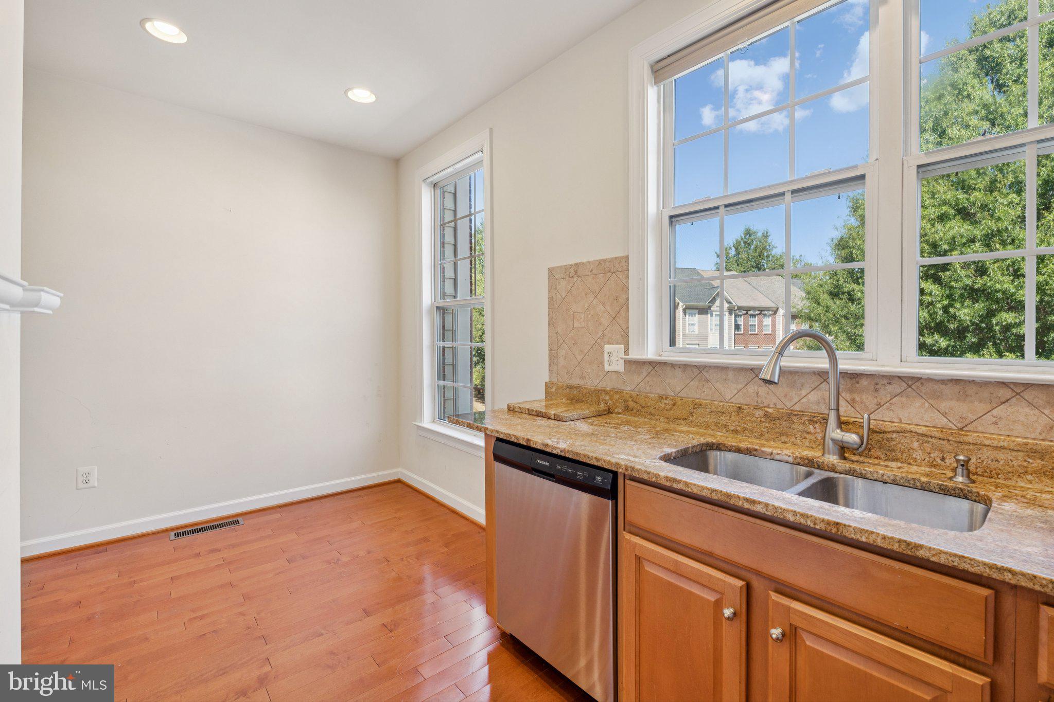 RIDGE TOP - Residential Lease