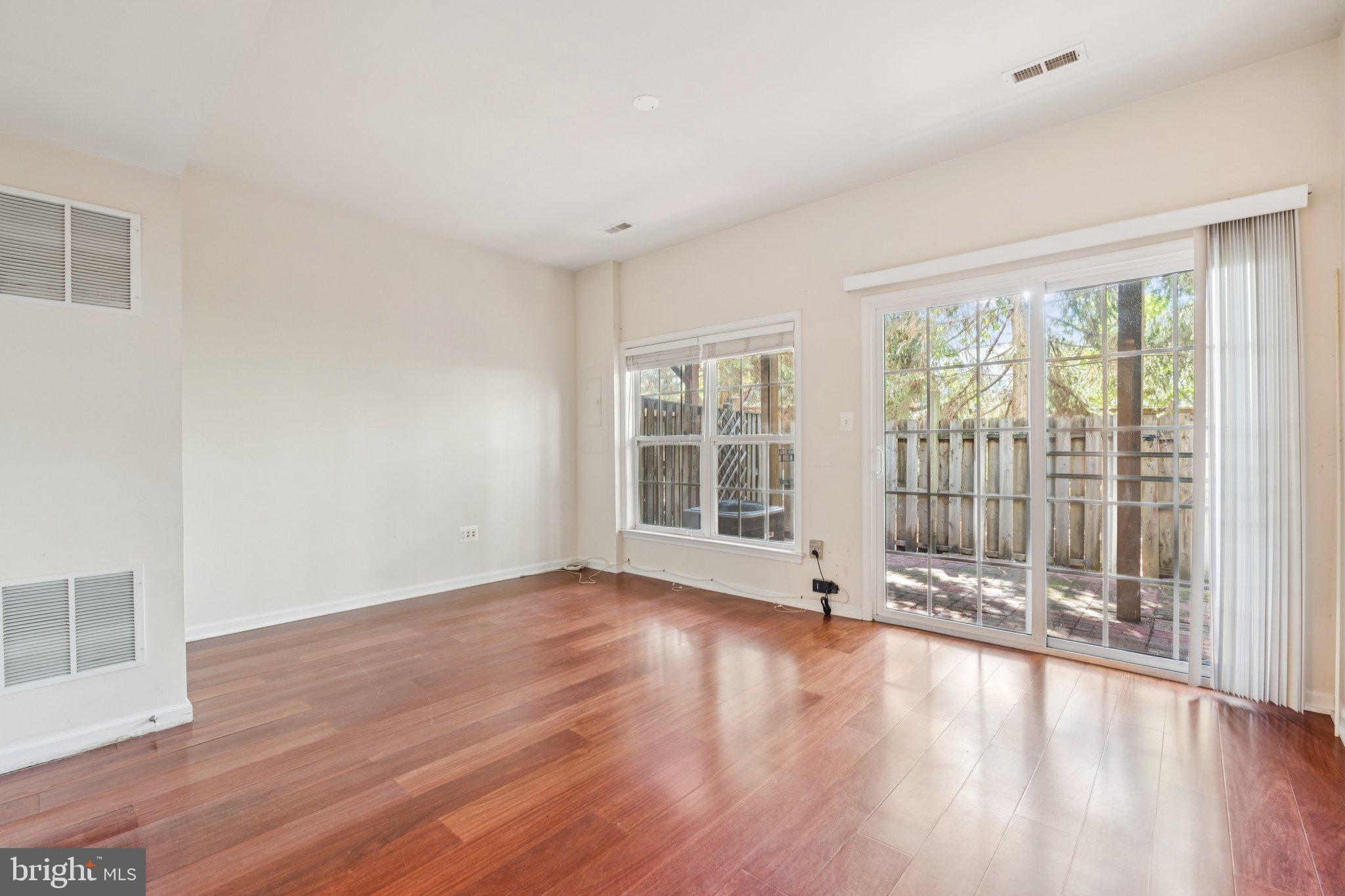 RIDGE TOP - Residential Lease