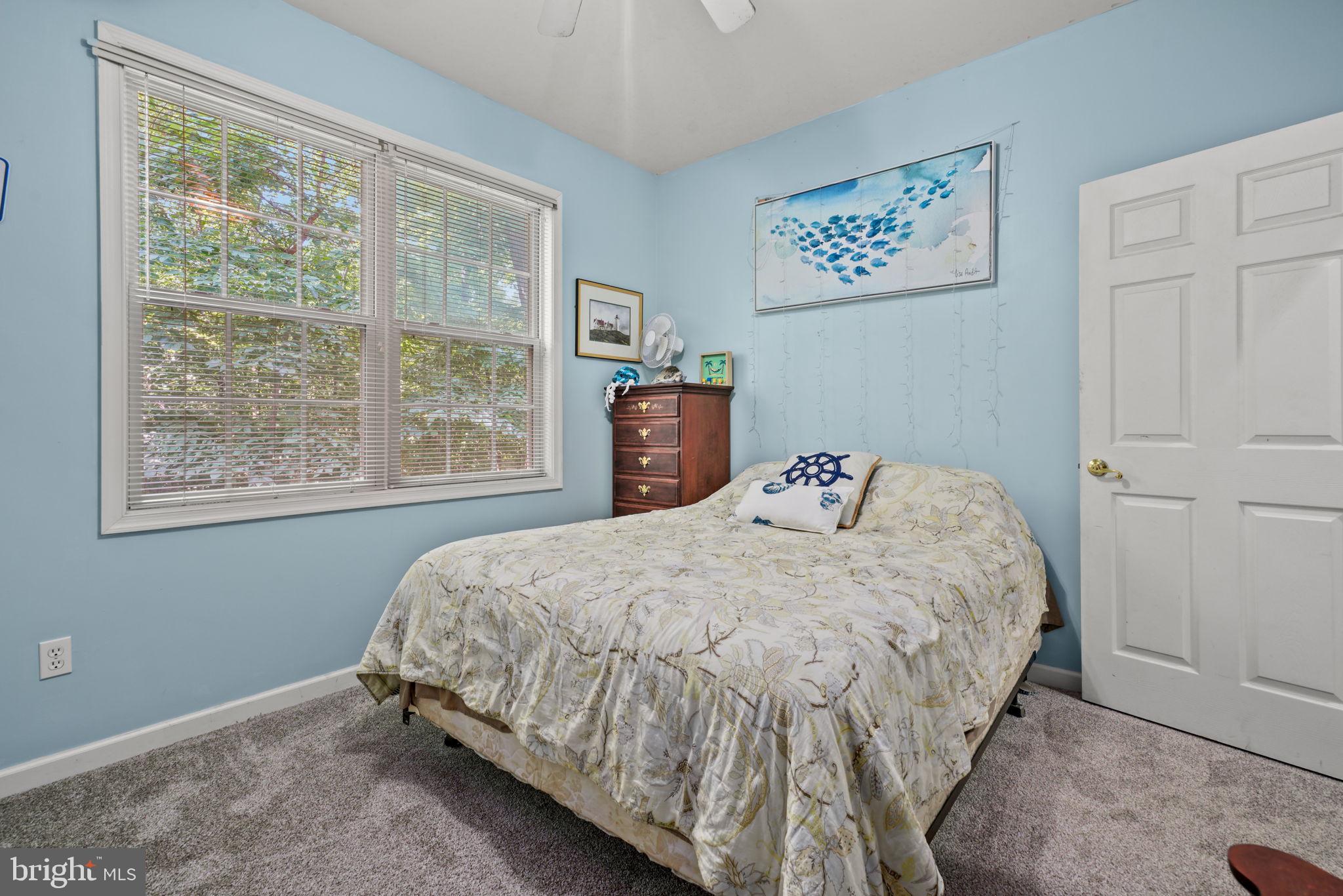 CAPTAIN'S COVE - Residential