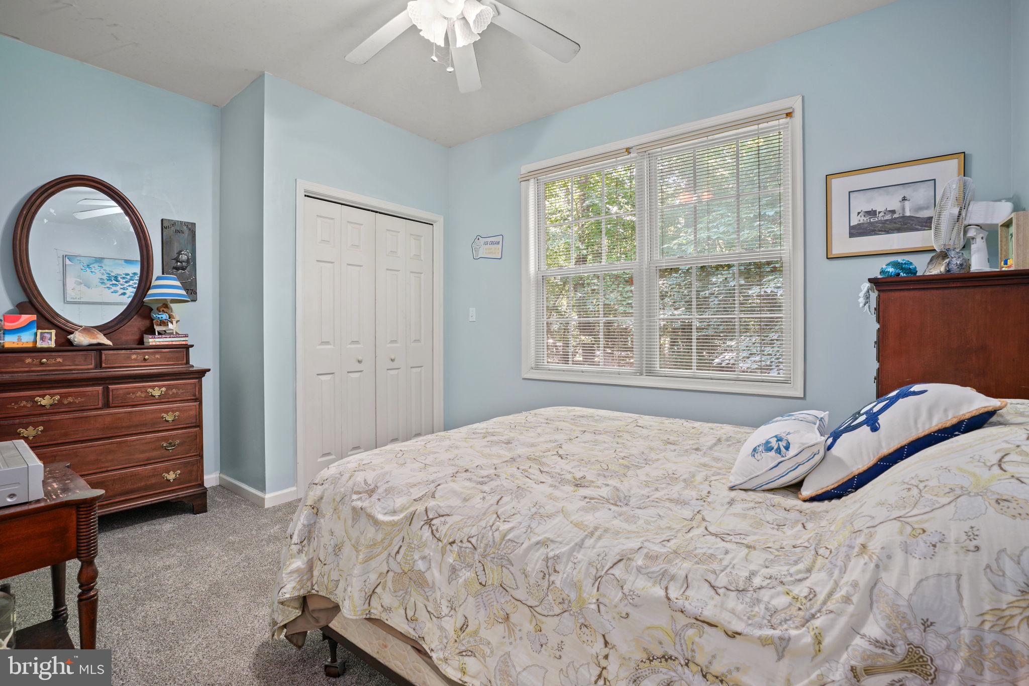 CAPTAIN'S COVE - Residential