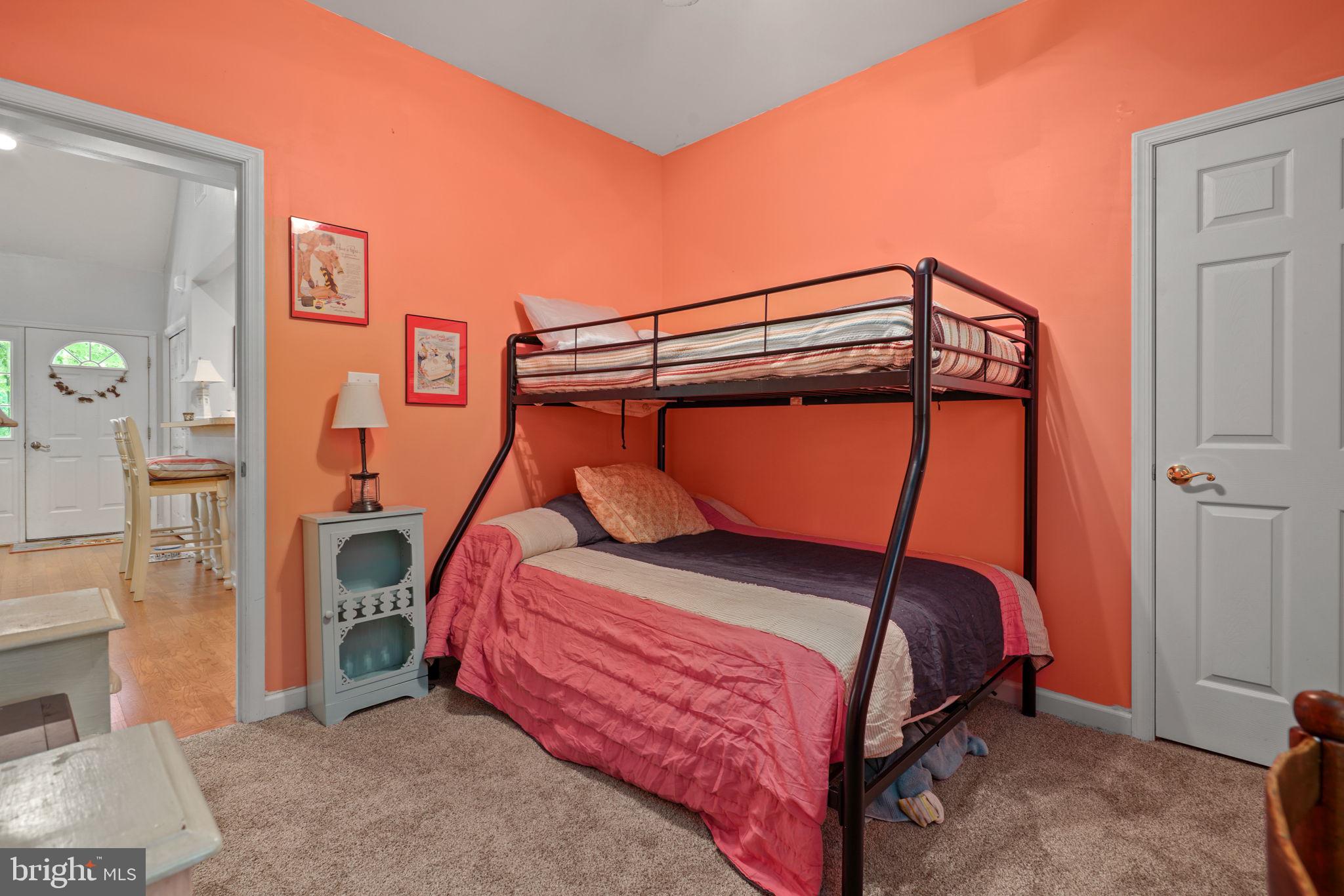 CAPTAIN'S COVE - Residential