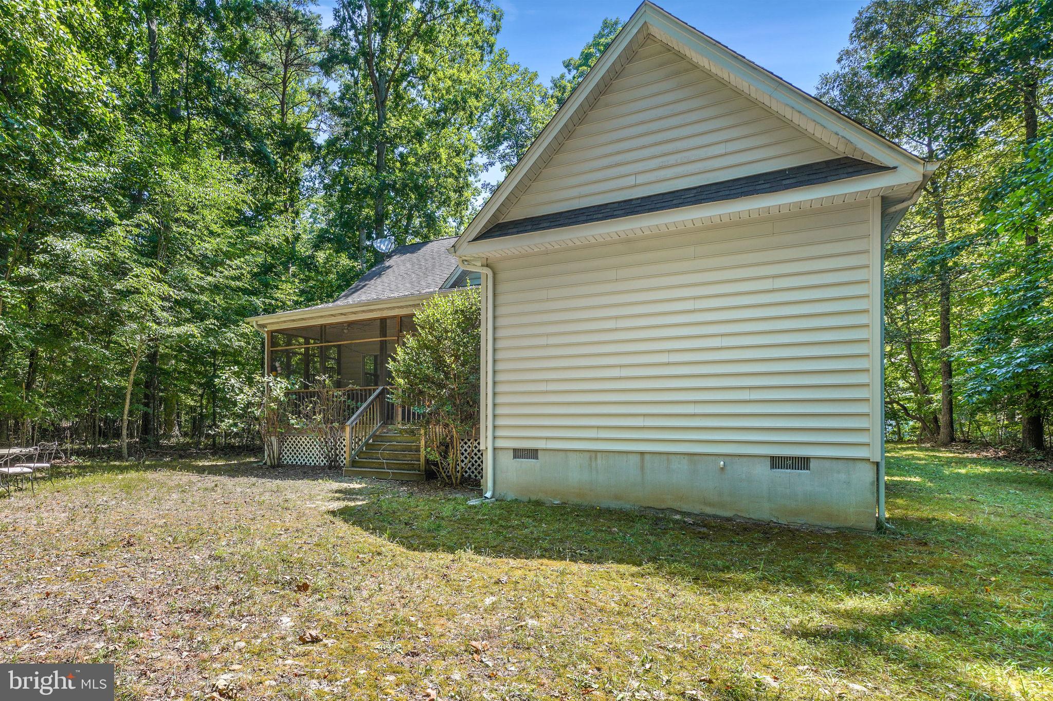 CAPTAIN'S COVE - Residential