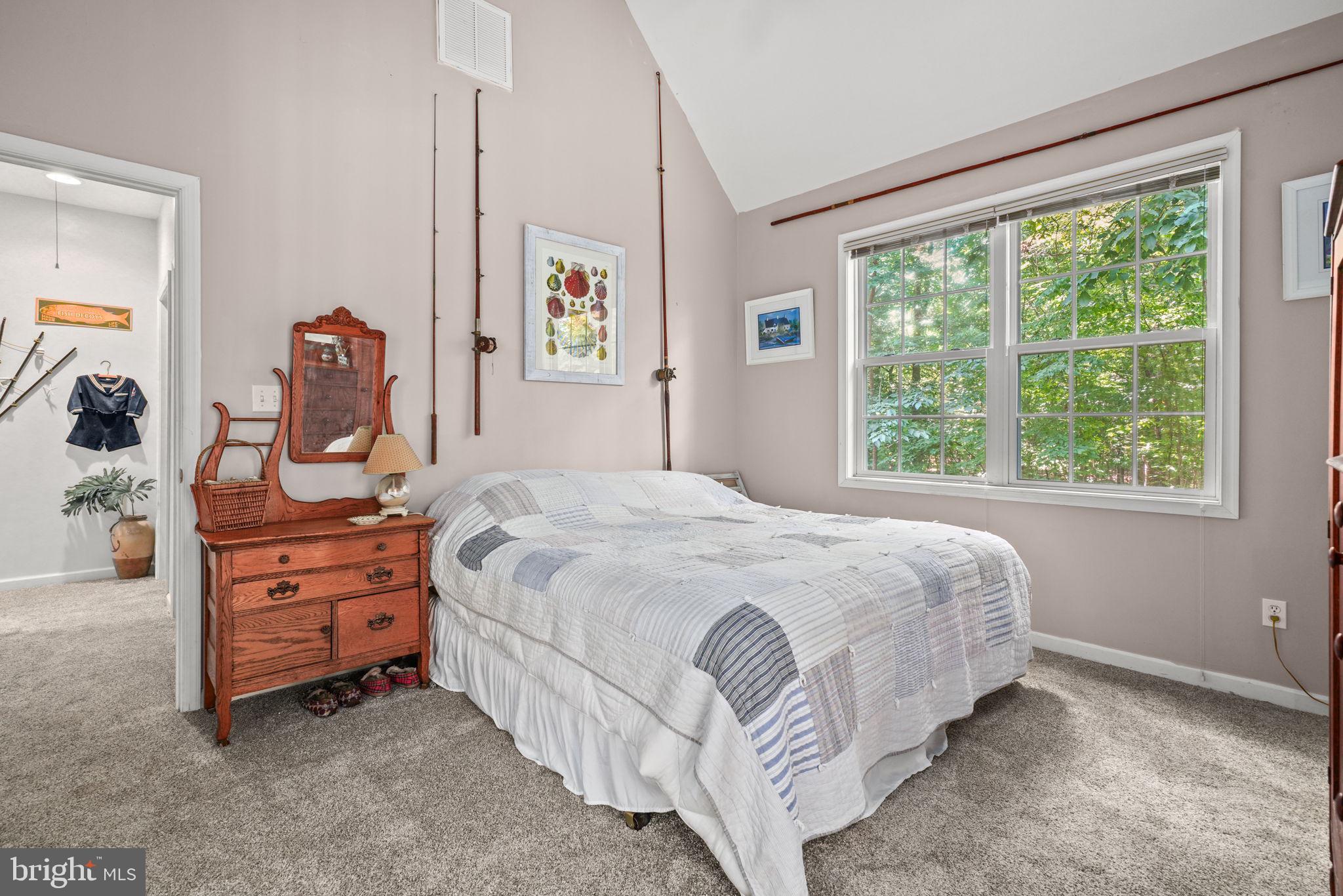 CAPTAIN'S COVE - Residential