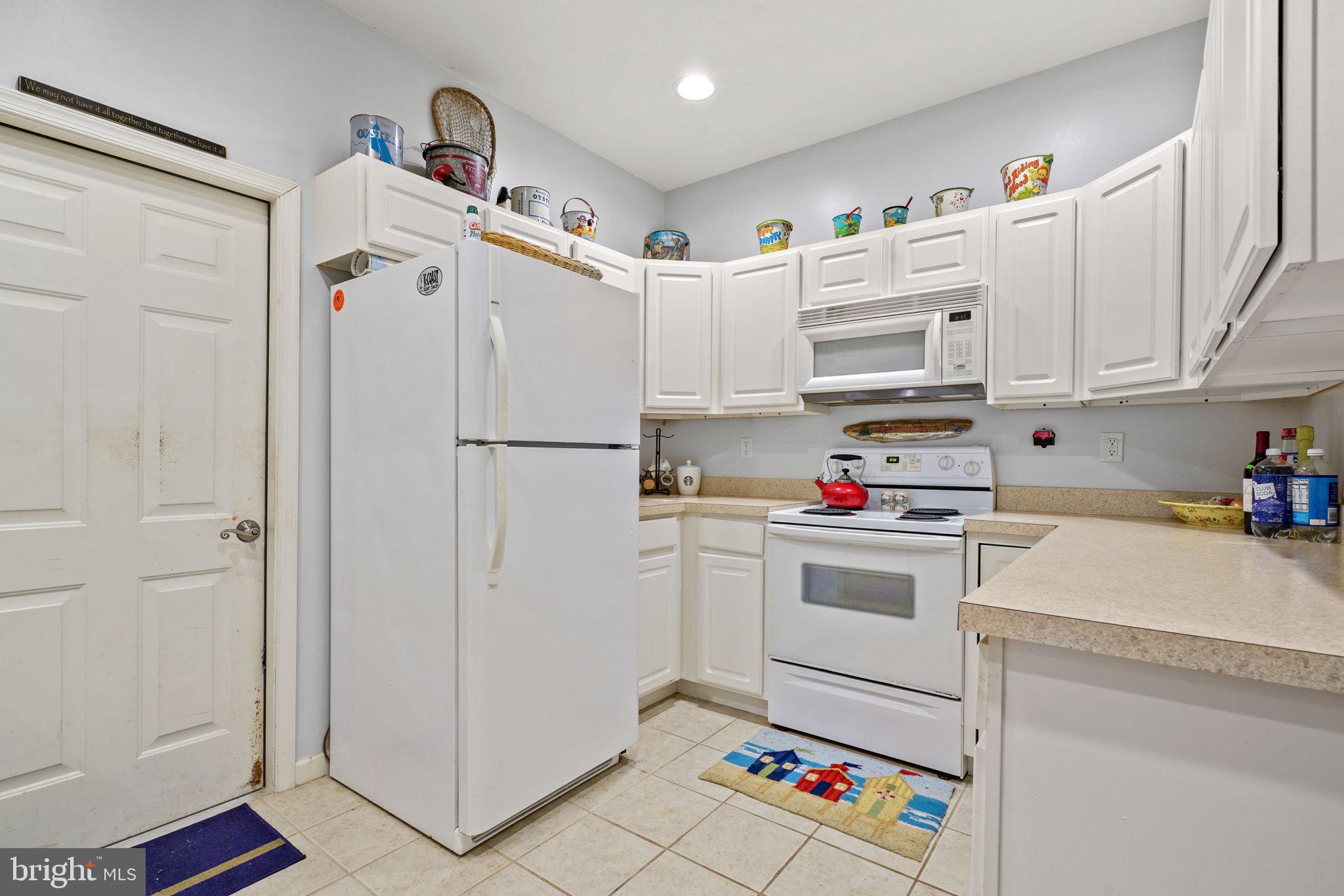 CAPTAIN'S COVE - Residential