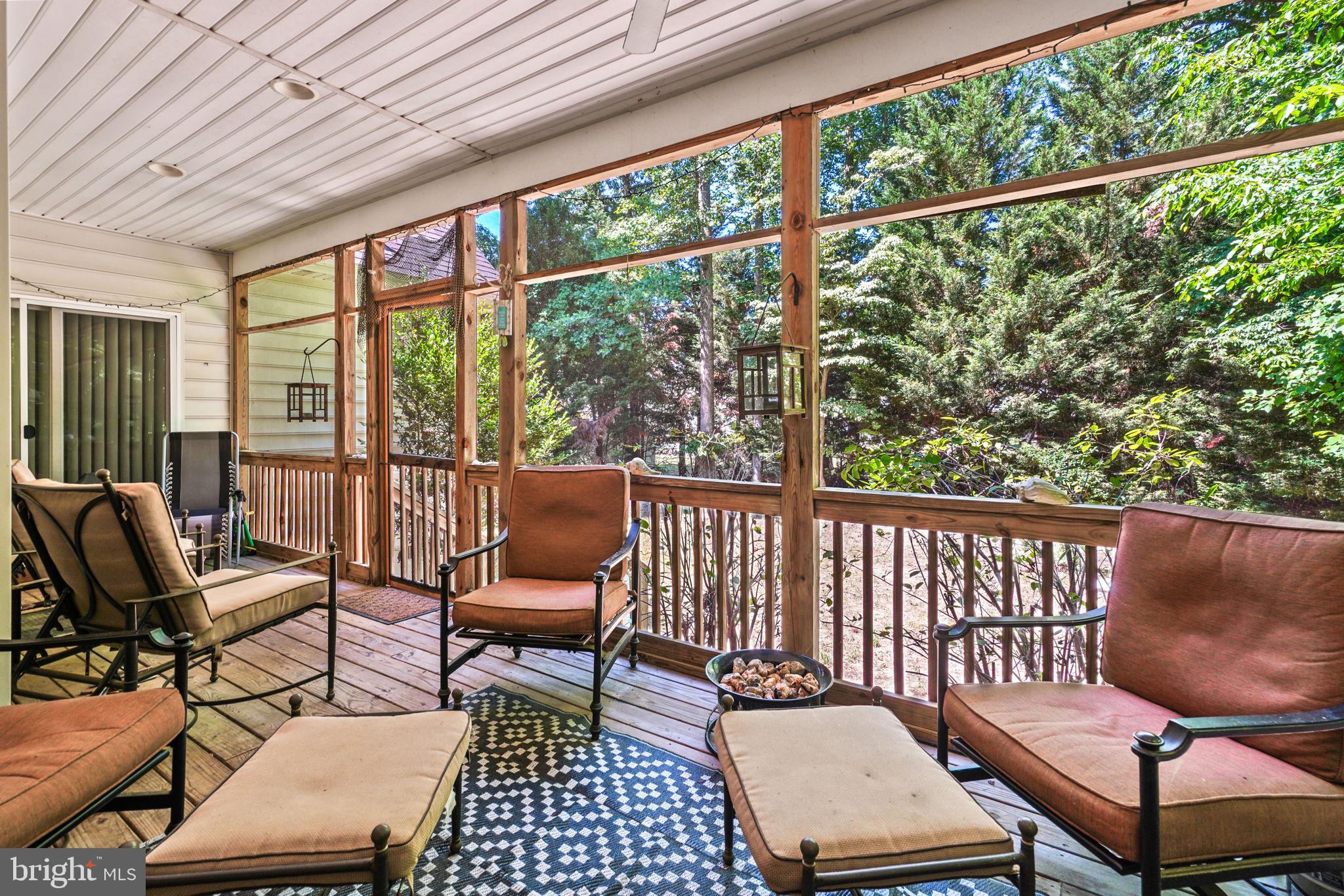 CAPTAIN'S COVE - Residential