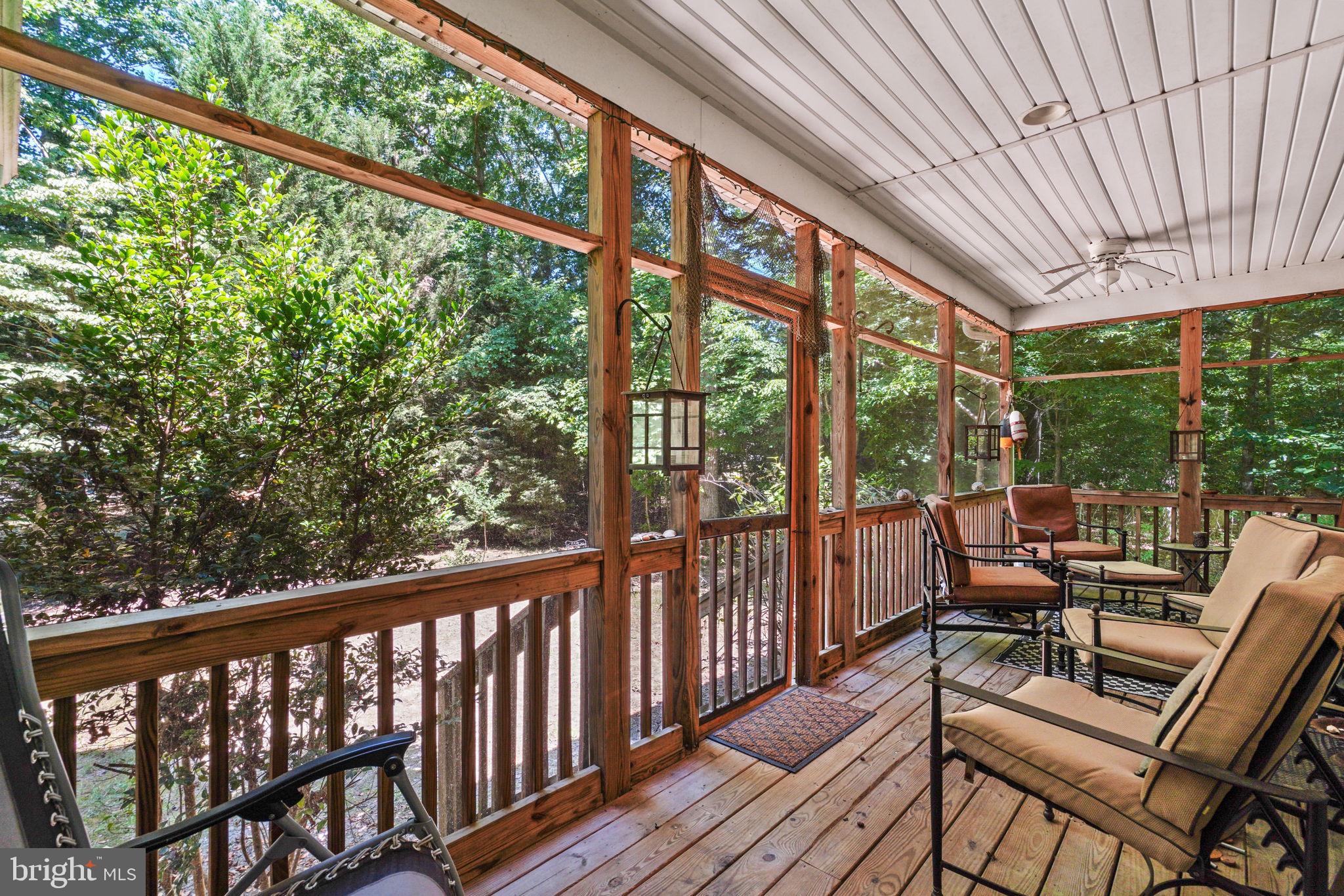 CAPTAIN'S COVE - Residential