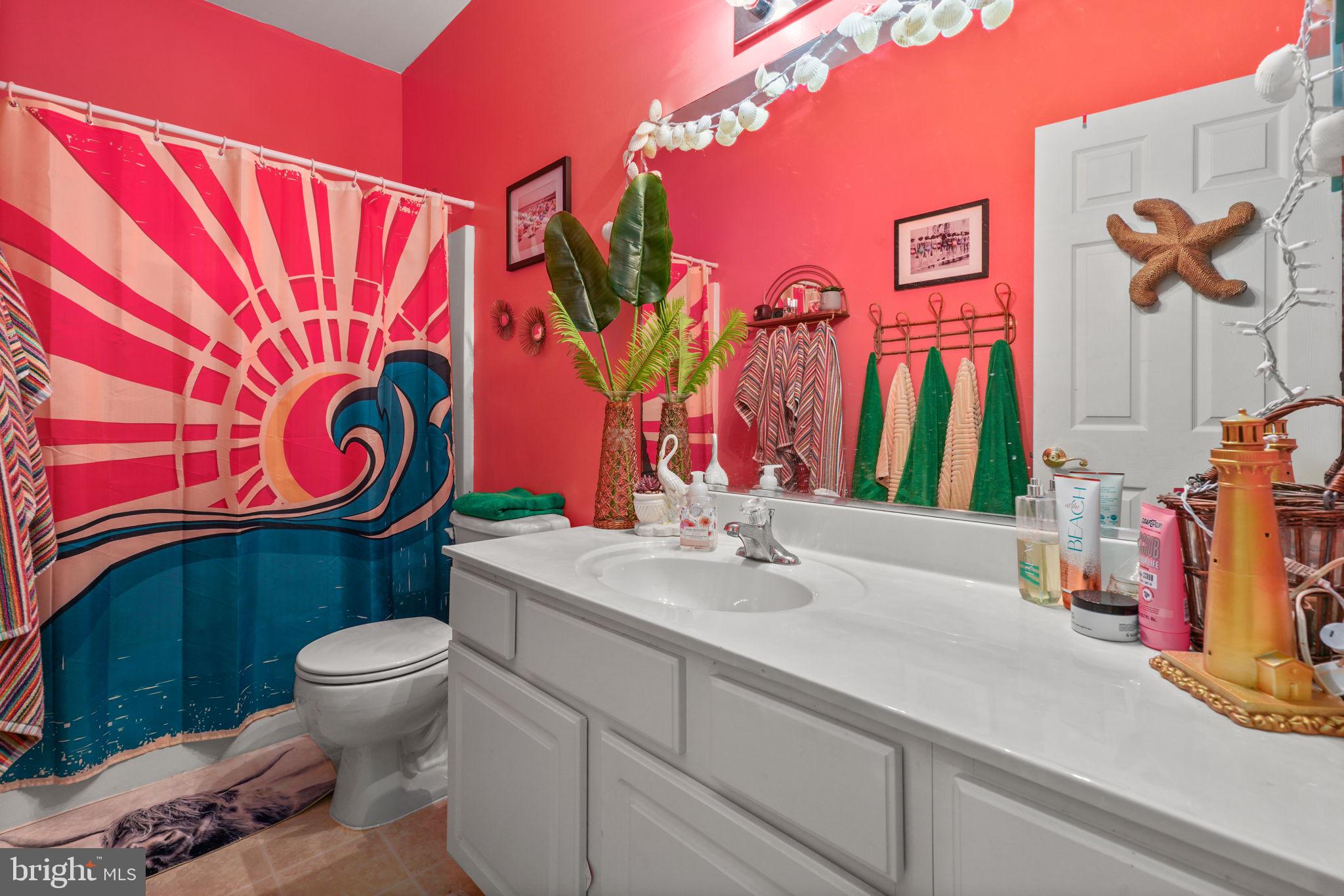 CAPTAIN'S COVE - Residential