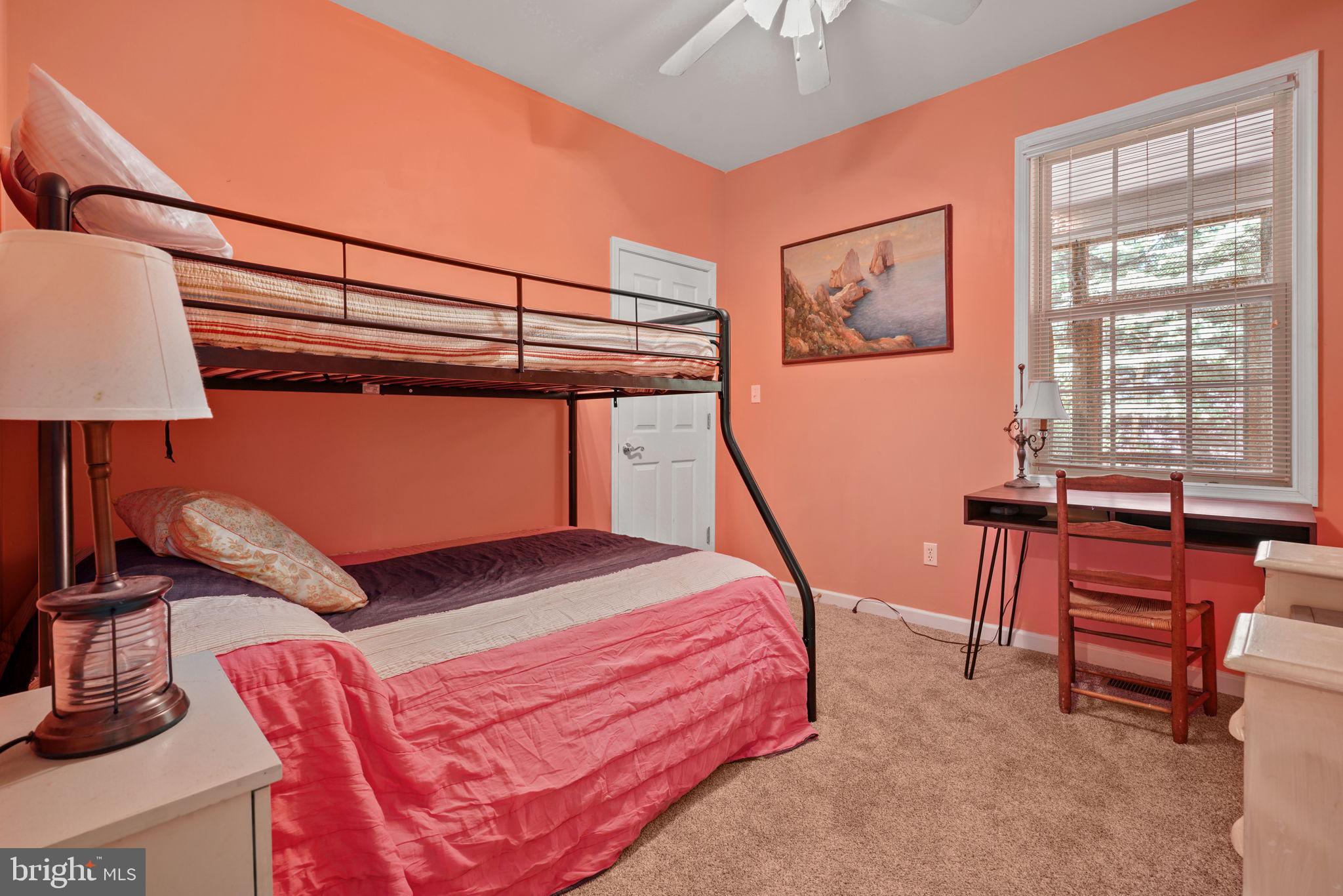 CAPTAIN'S COVE - Residential