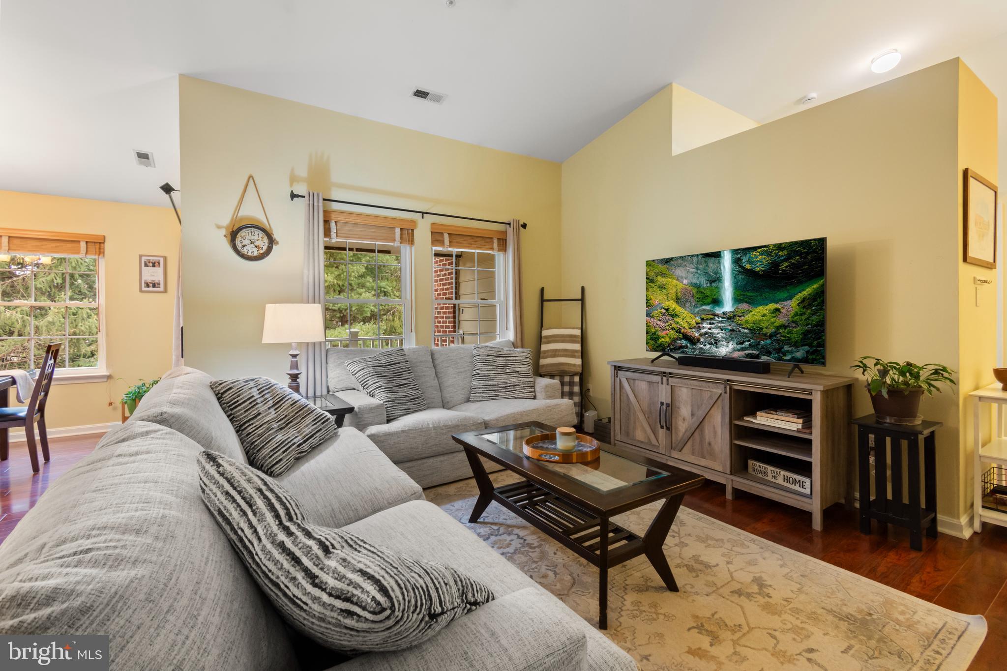 LAKETREE - Residential