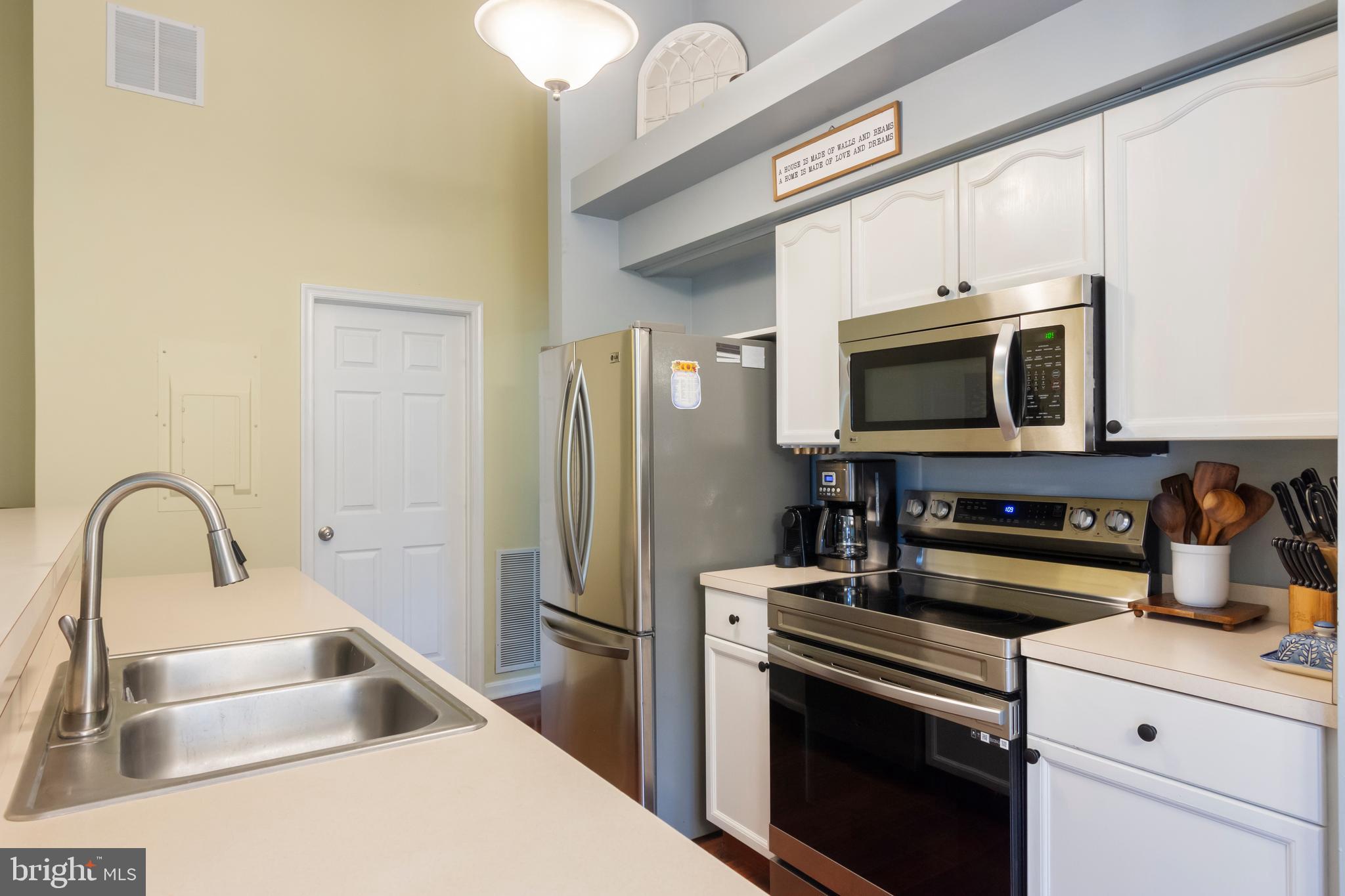 LAKETREE - Residential