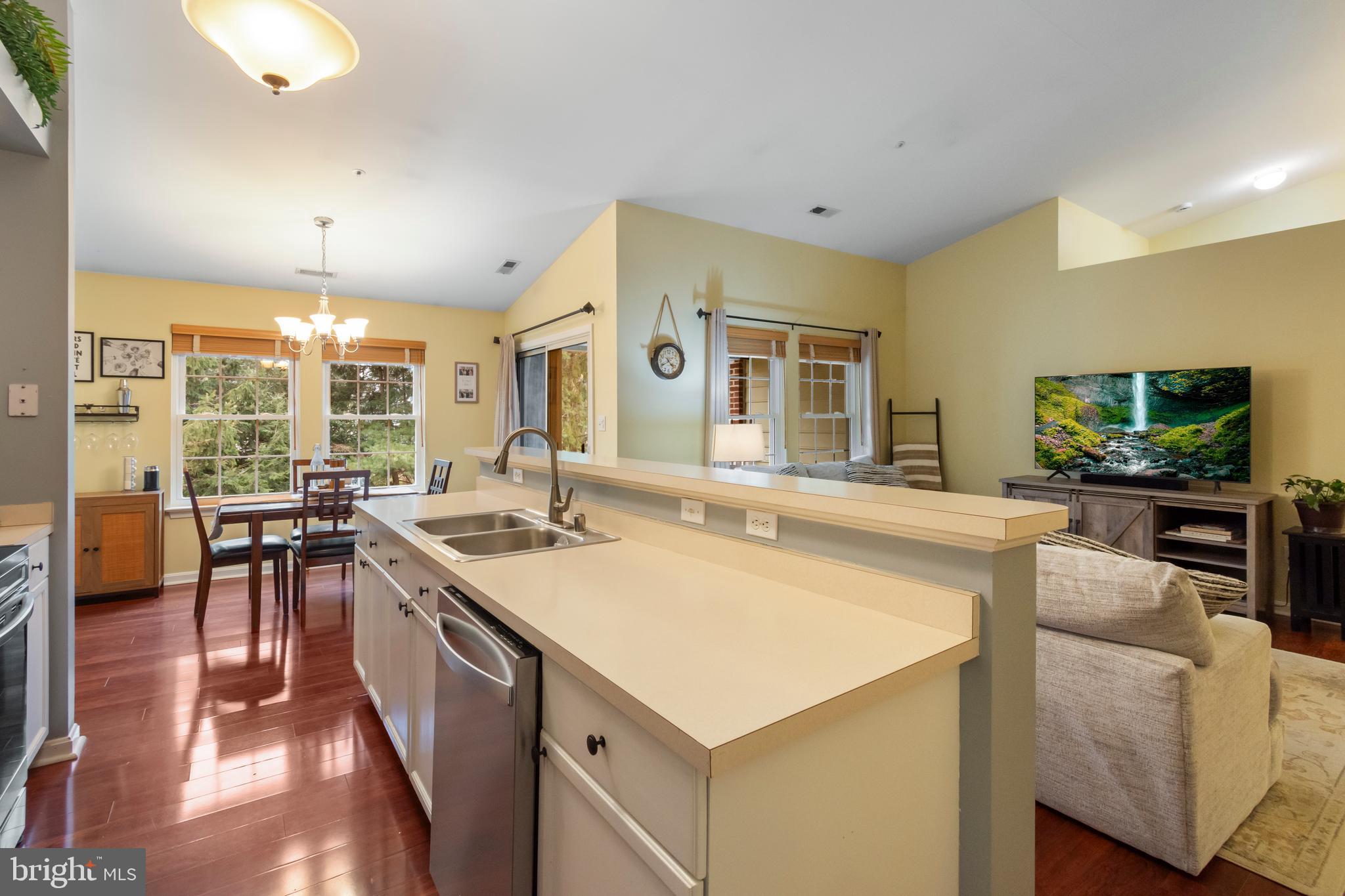 LAKETREE - Residential