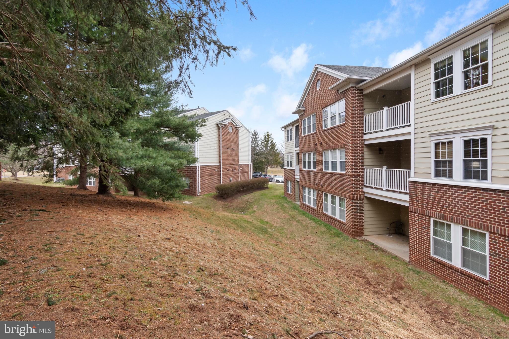 LAKETREE - Residential