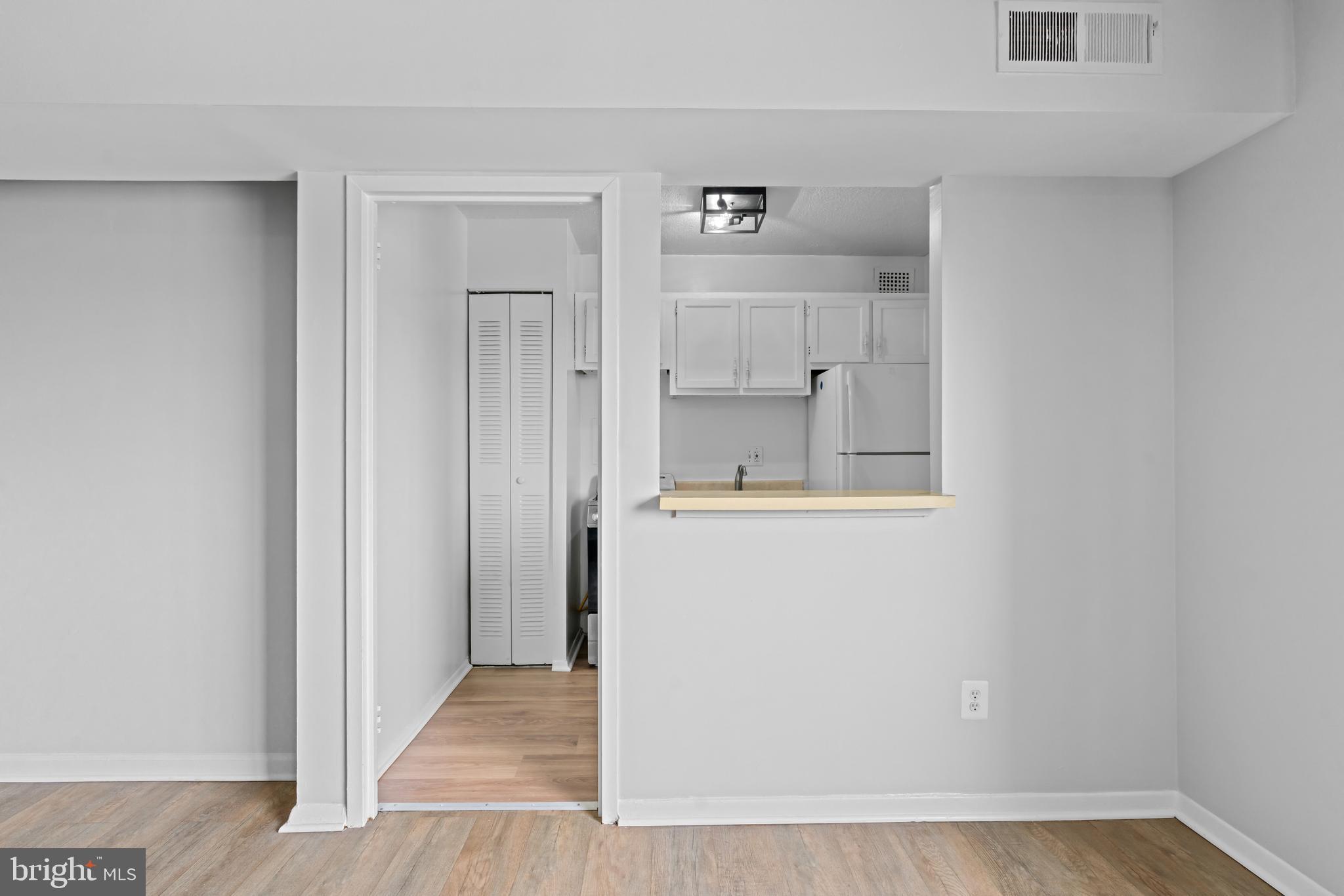 PRESIDENTIAL TOWERS - Residential