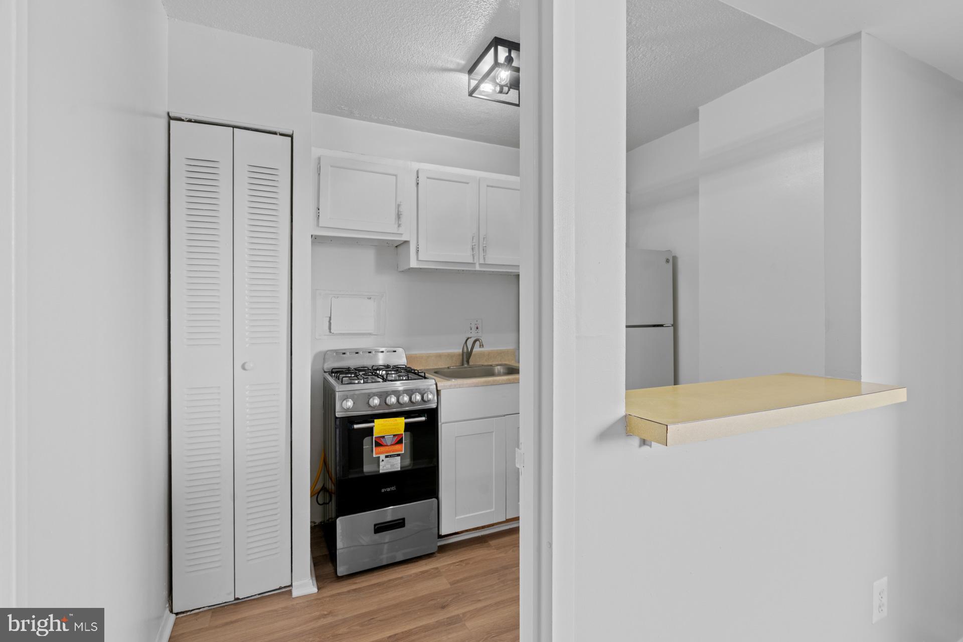 PRESIDENTIAL TOWERS - Residential