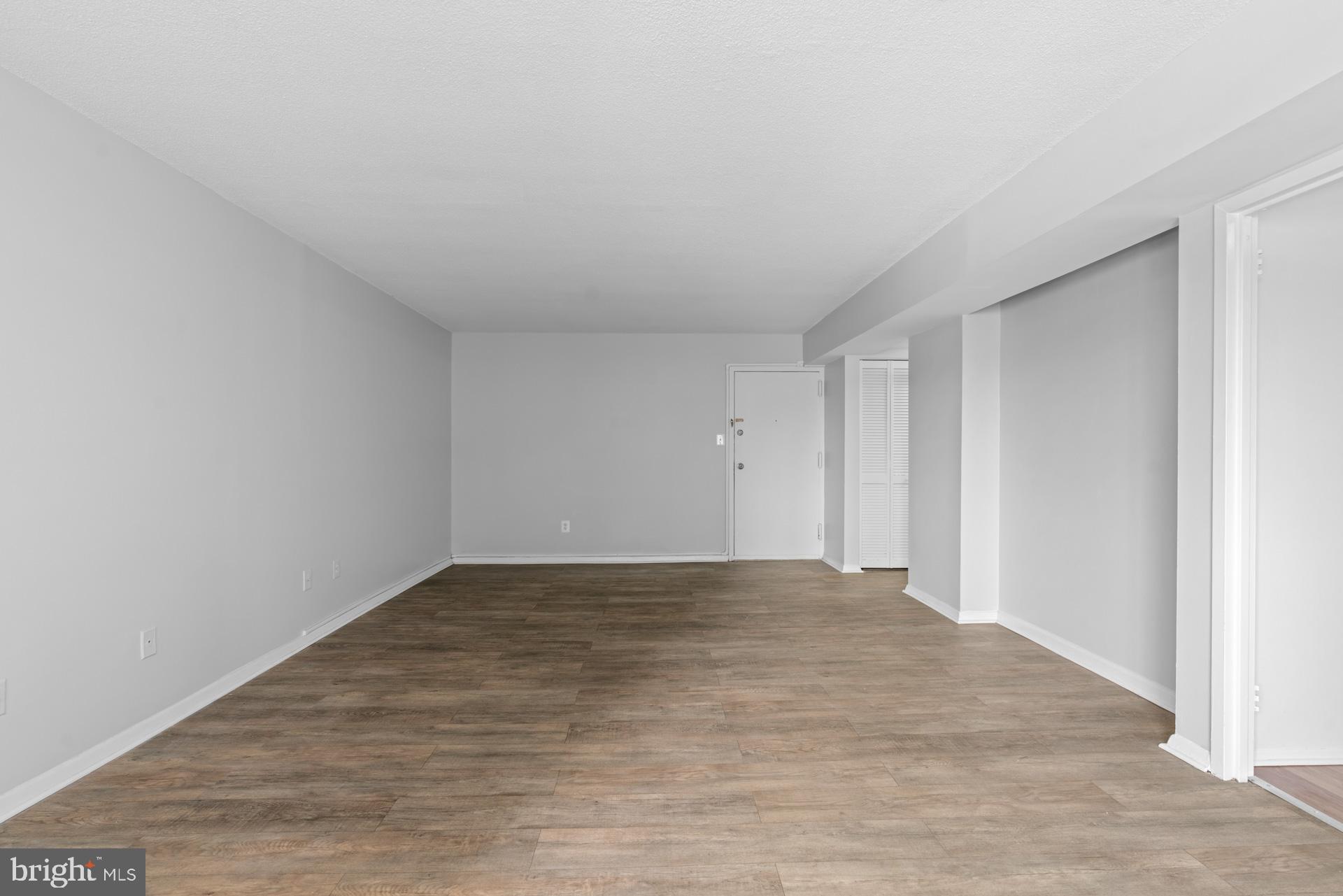 PRESIDENTIAL TOWERS - Residential