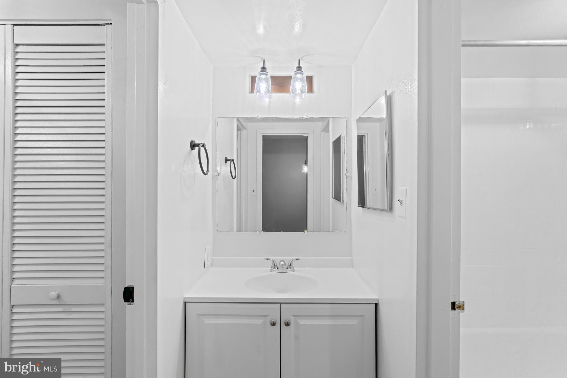 PRESIDENTIAL TOWERS - Residential