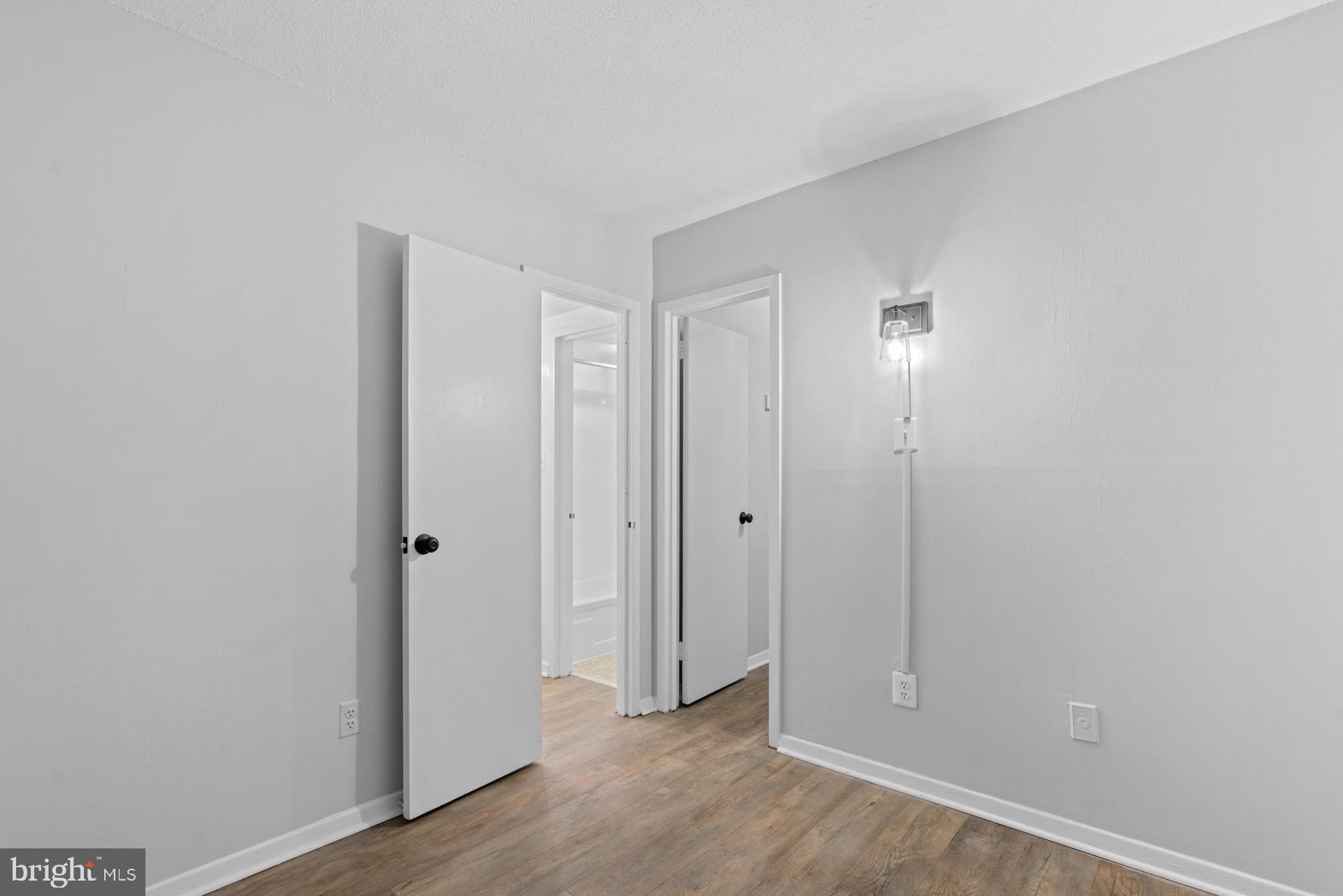 PRESIDENTIAL TOWERS - Residential