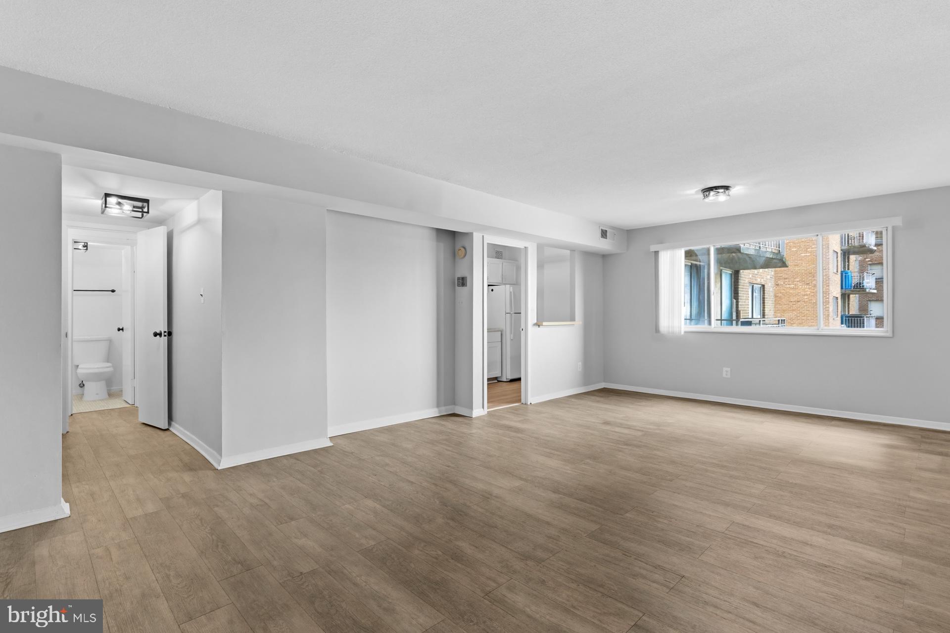 PRESIDENTIAL TOWERS - Residential