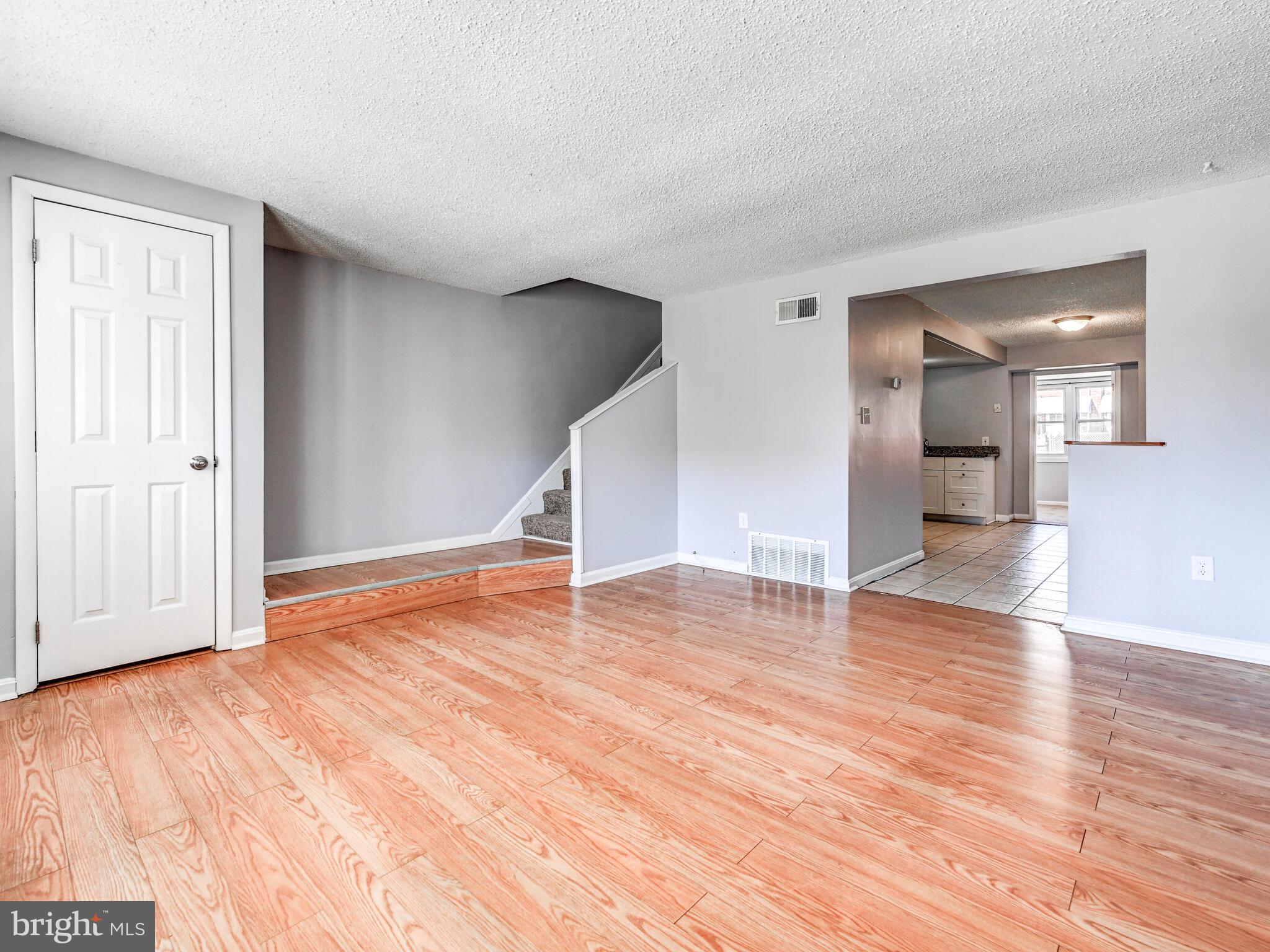 2044 KELMORE ROAD