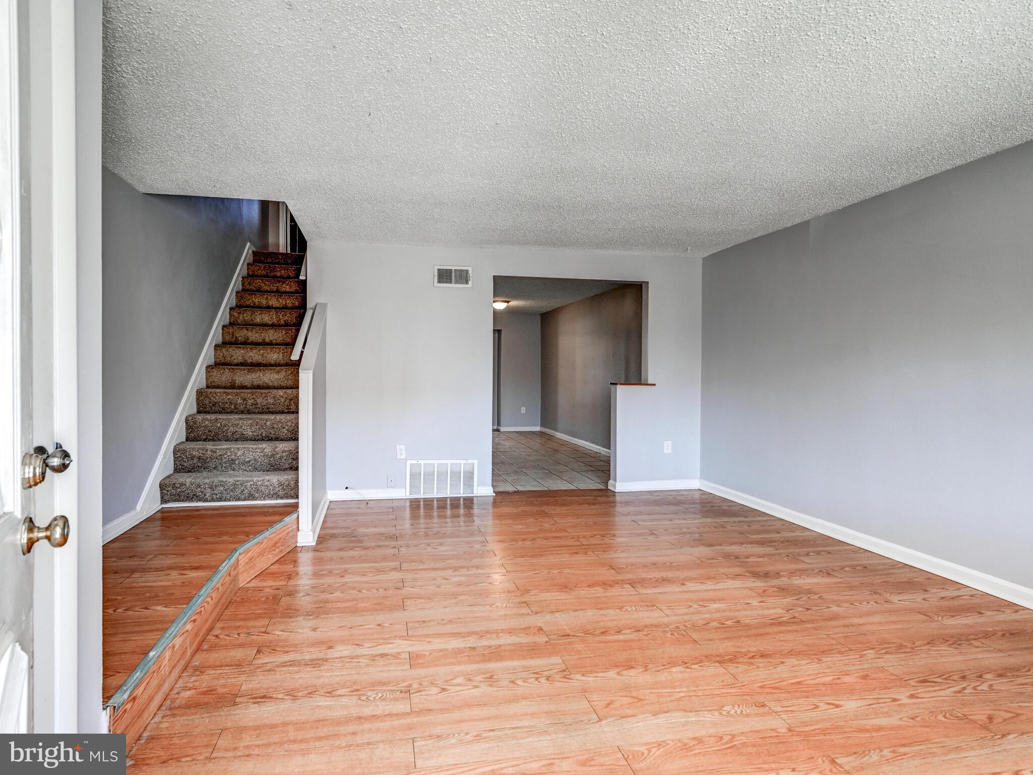 2044 KELMORE ROAD