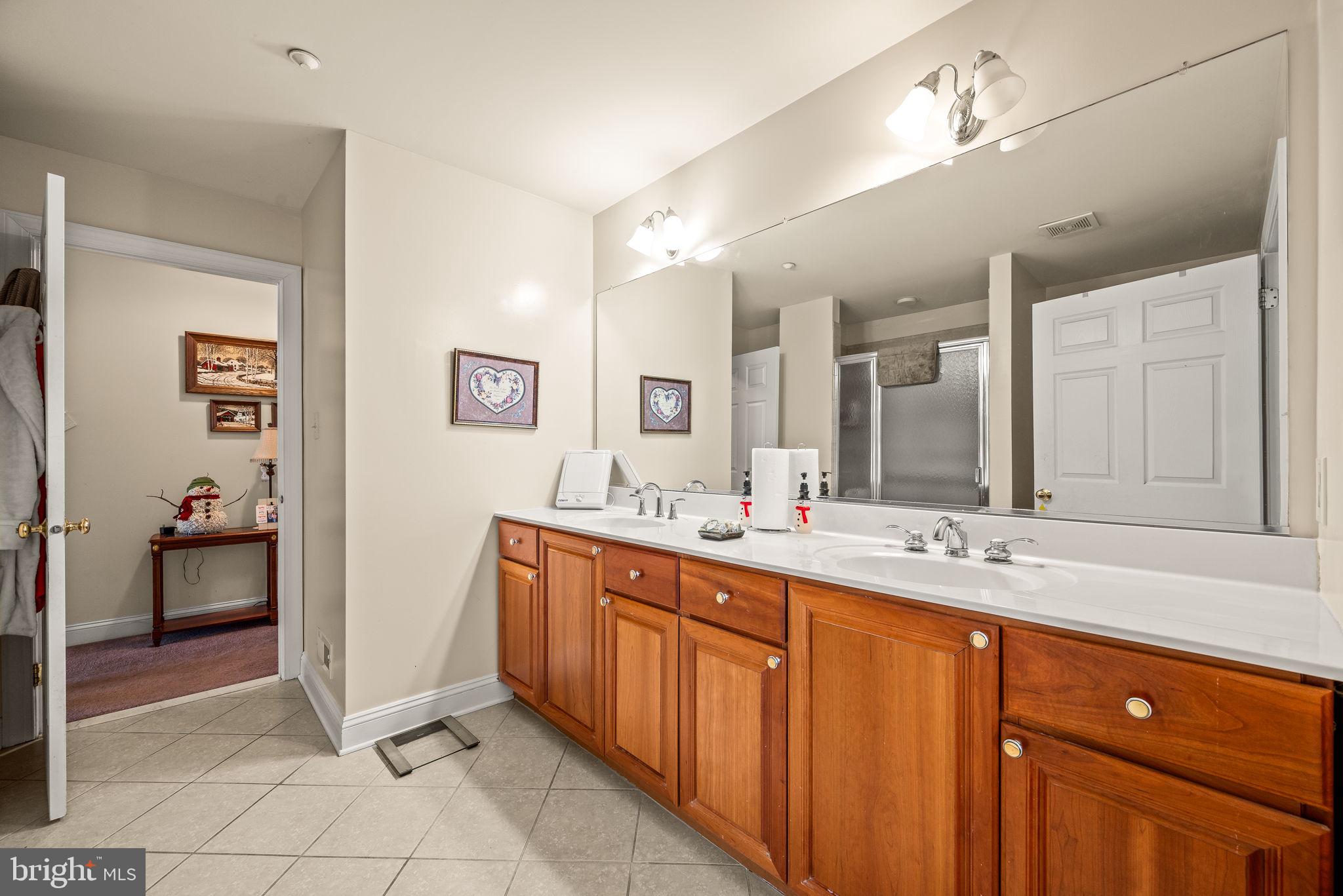 HUNTERS RUN - Residential