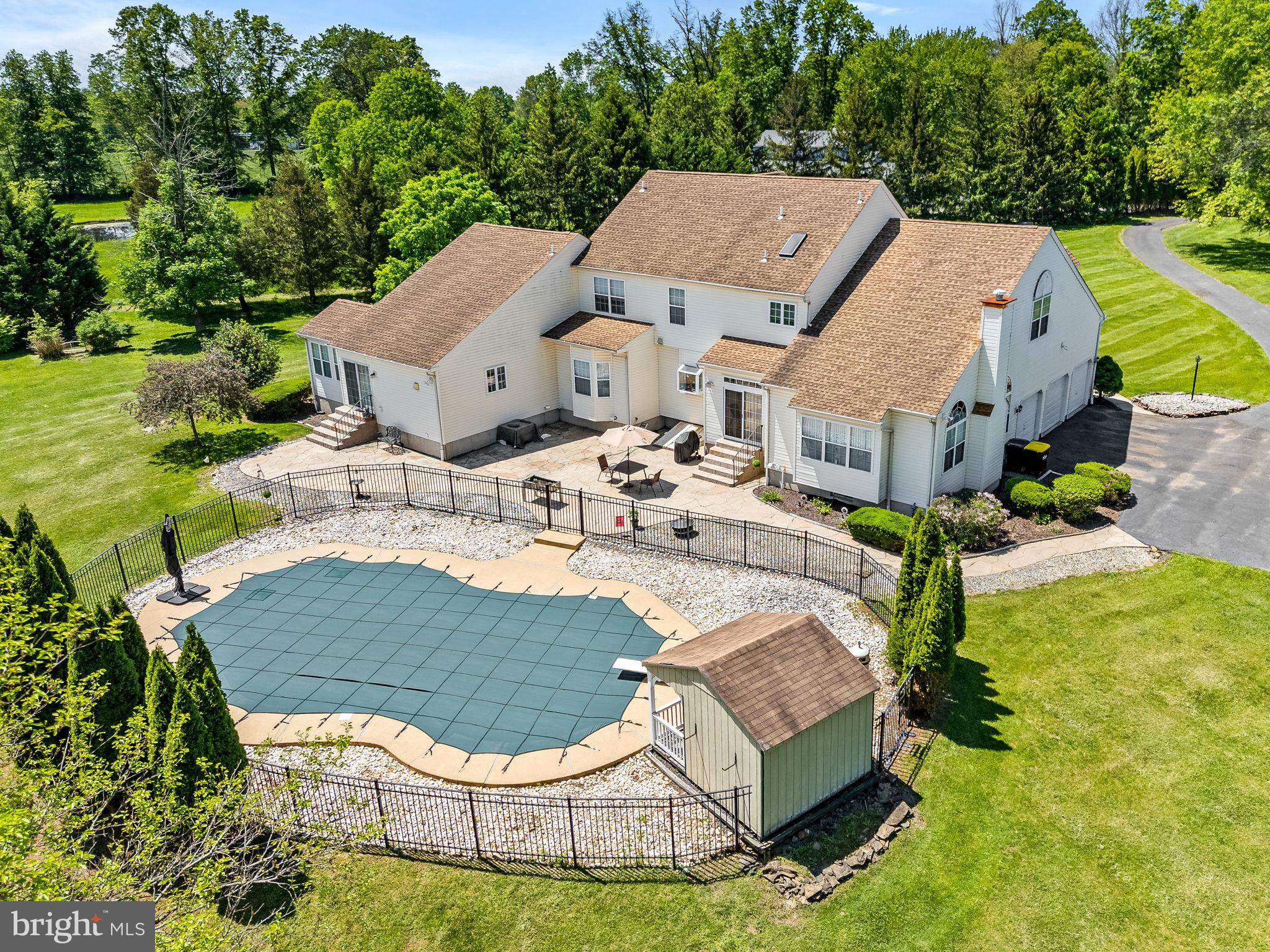 HUNTERS RUN - Residential