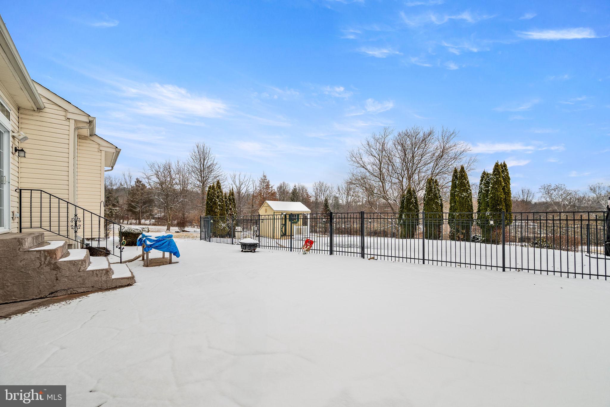 HUNTERS RUN - Residential
