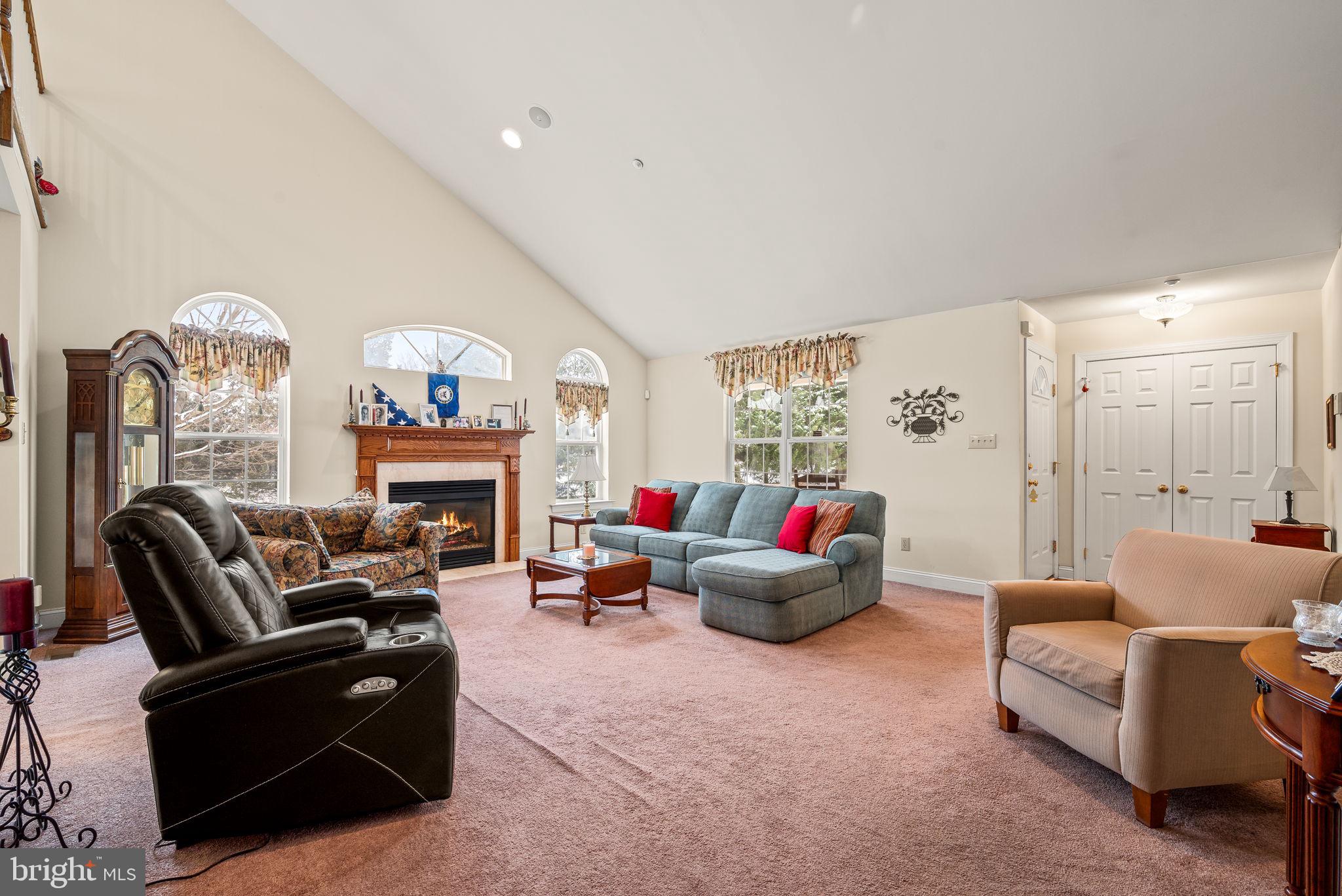 HUNTERS RUN - Residential