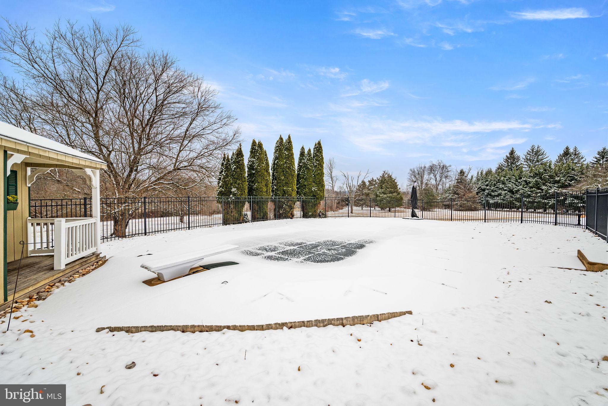 HUNTERS RUN - Residential