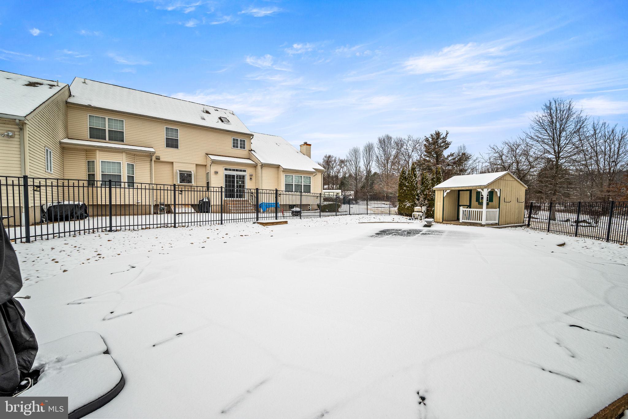 HUNTERS RUN - Residential