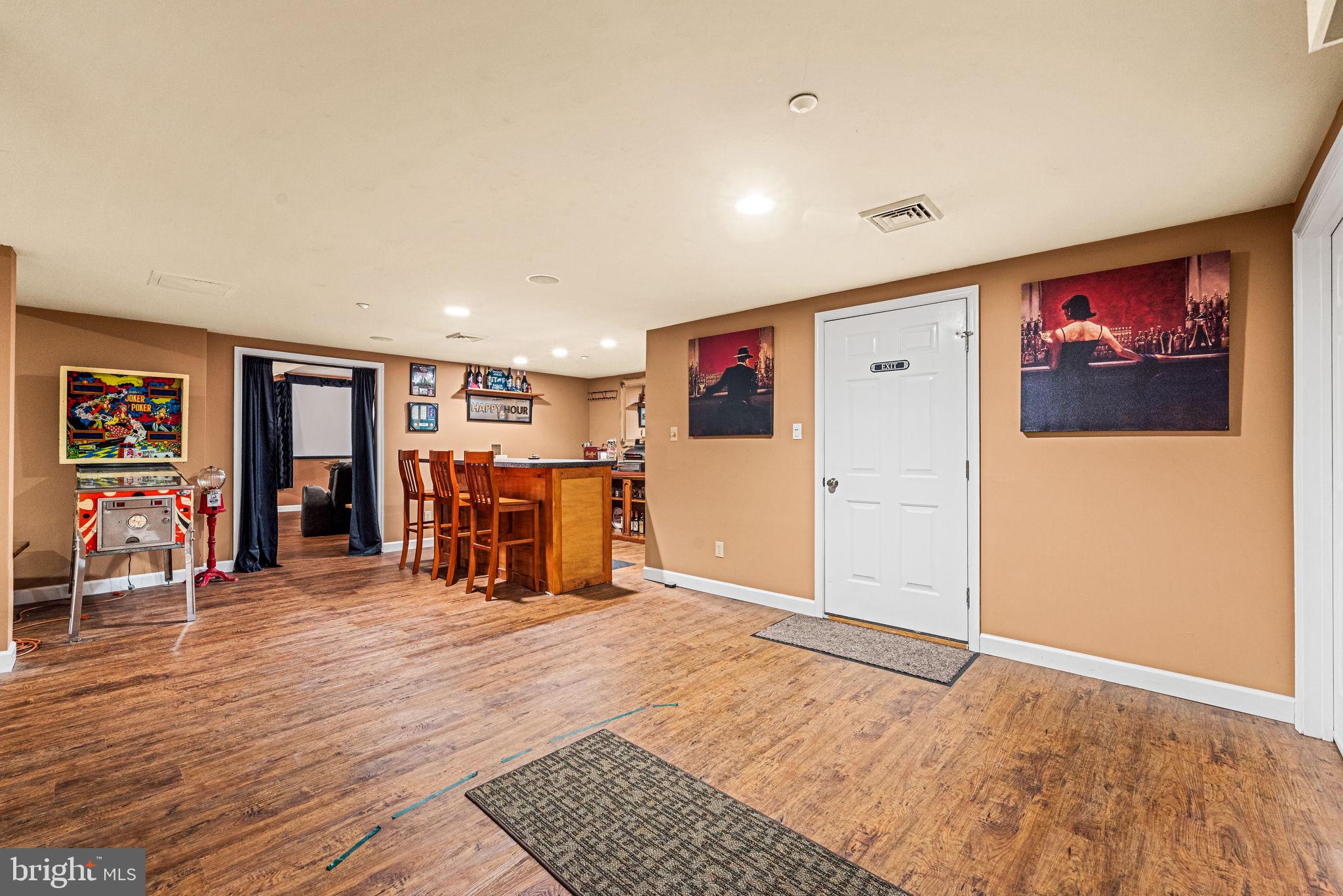 HUNTERS RUN - Residential